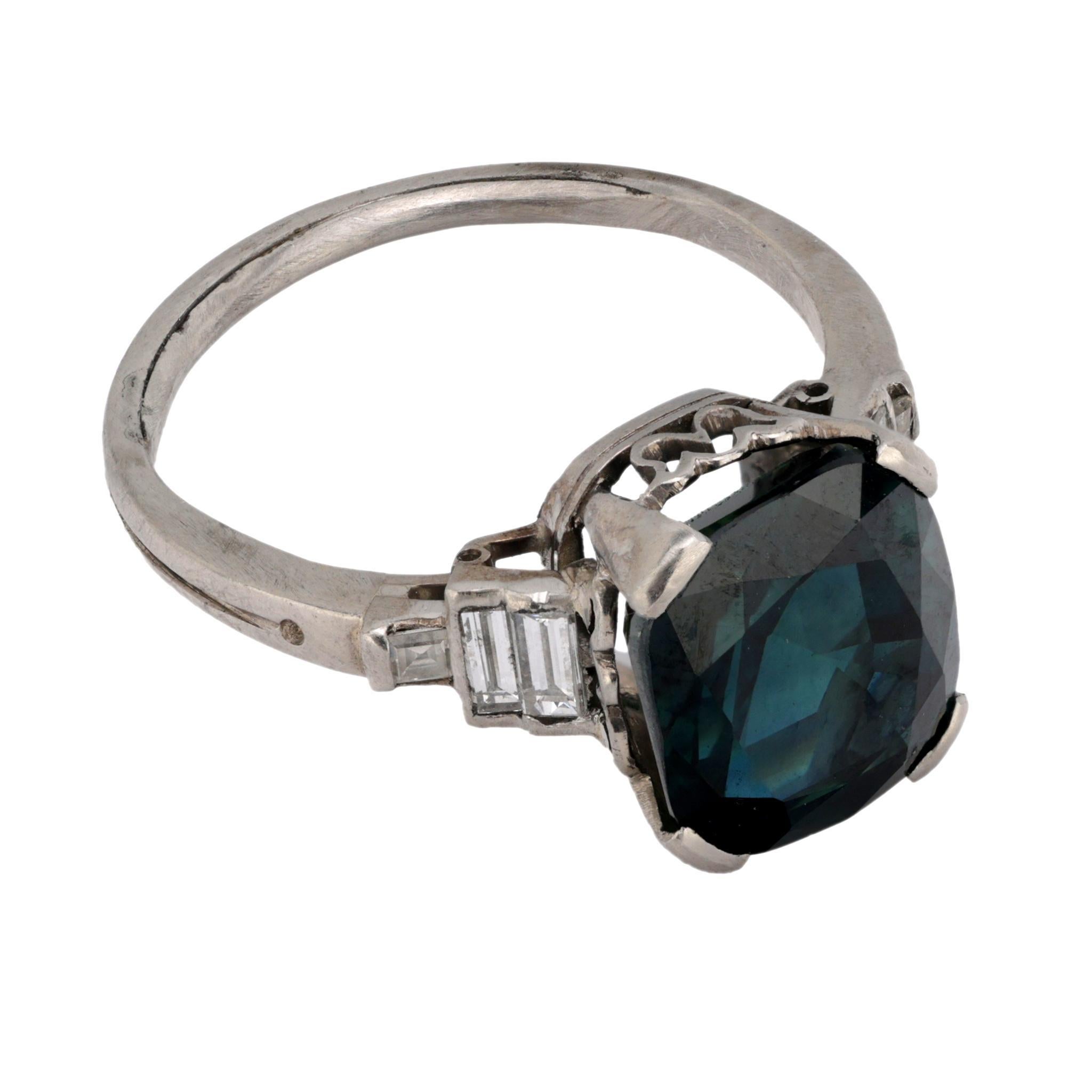 Women's or Men's Art Deco GIA 4.5 carat no heat sapphire diamond platinum ring For Sale
