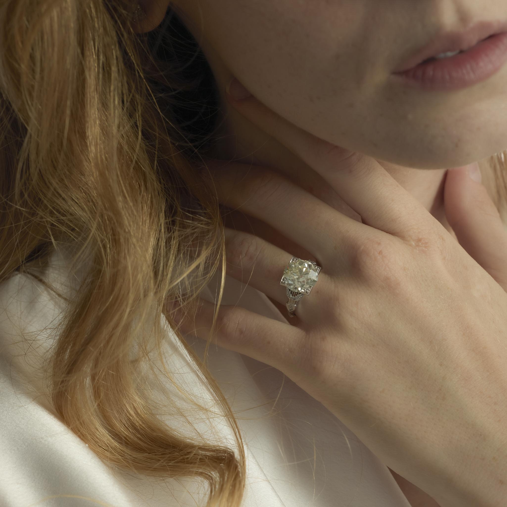 Art Deco GIA 5,93 Karat Diamant 18k Weißgold Verlobungsring (Alteuropäischer Schliff) im Angebot