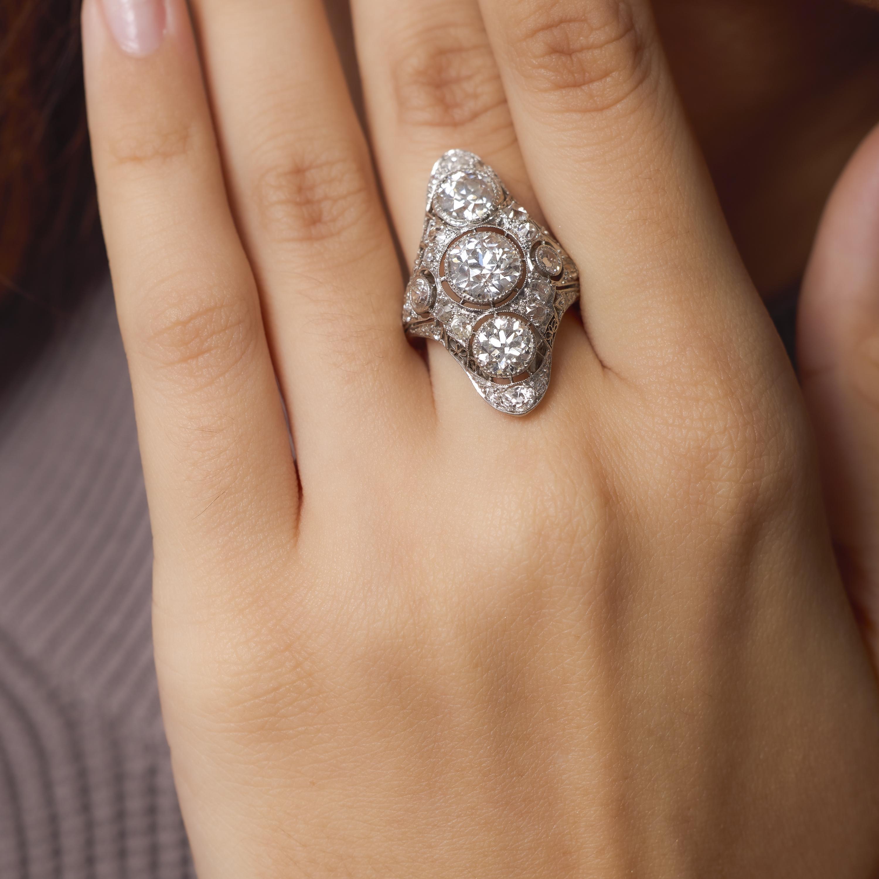 Art Deco GIA 6 carat total weight diamond platinum Navette ring In Good Condition For Sale In Beverly Hills, CA