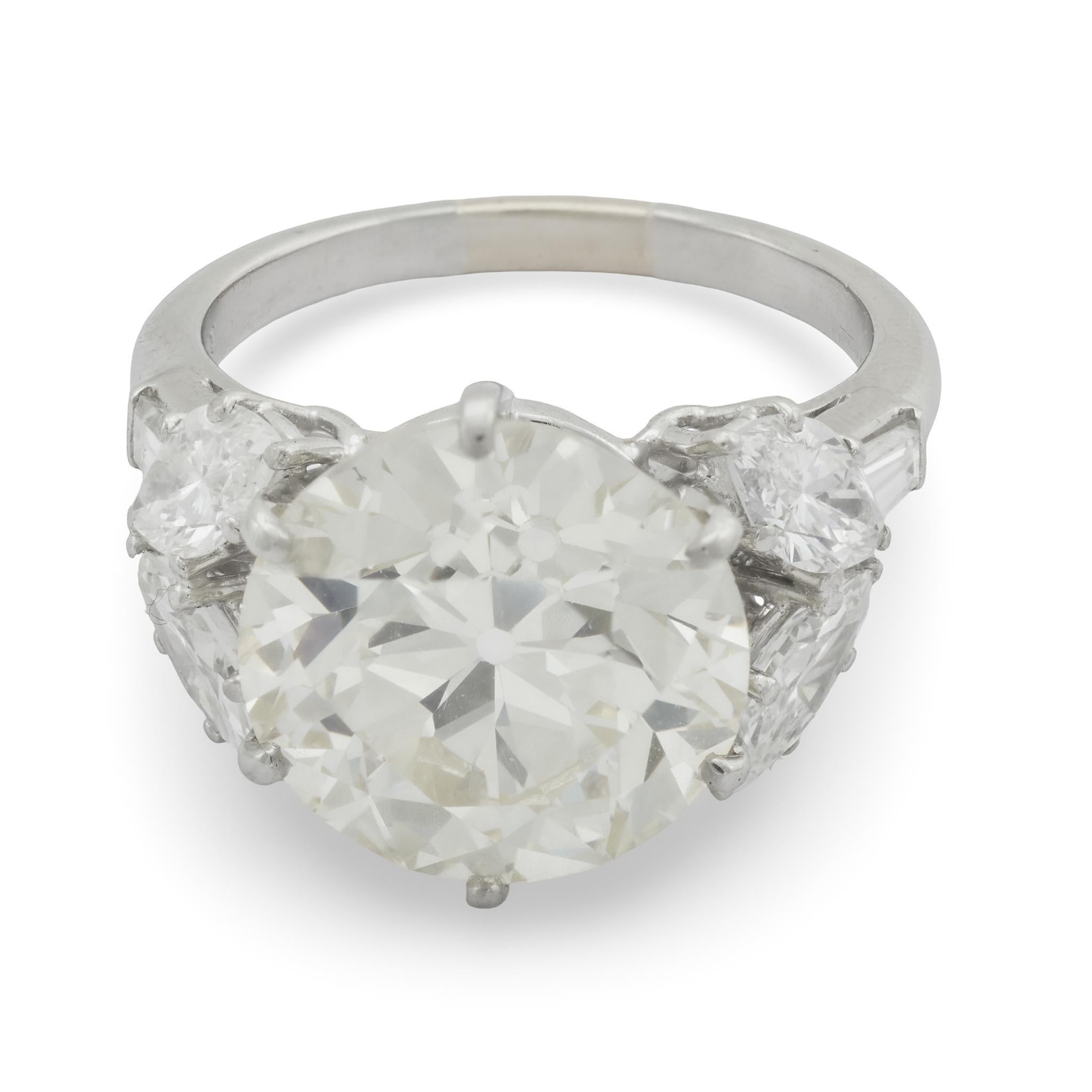 Taille vieille Europe Bague en platine Art déco GIA 8,27 carats de diamant ancien de taille européenne en vente