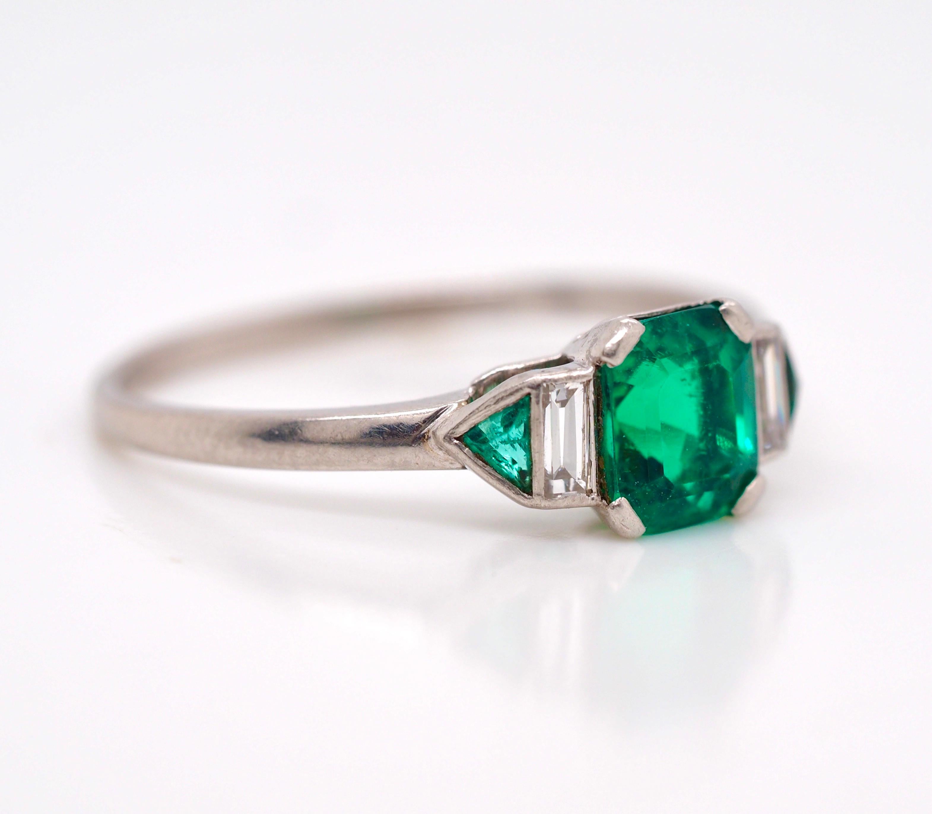 Women's or Men's Art Deco GIA/AGL Colombian Emerald No Treatment Platinum Diamond Ring