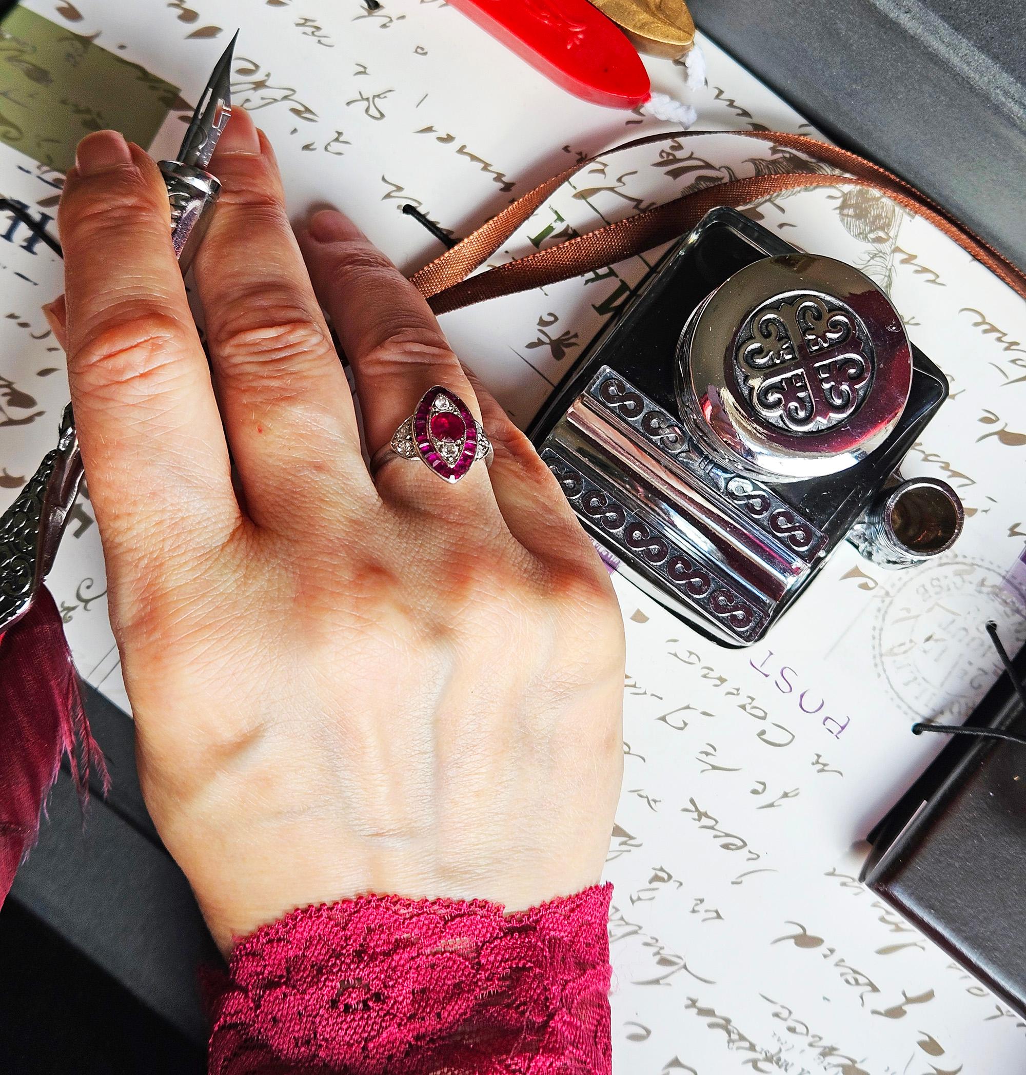 Anello d'epoca in platino con diamanti e rubini di Burma, Art of Vintage, GIA, 1930 in vendita 9