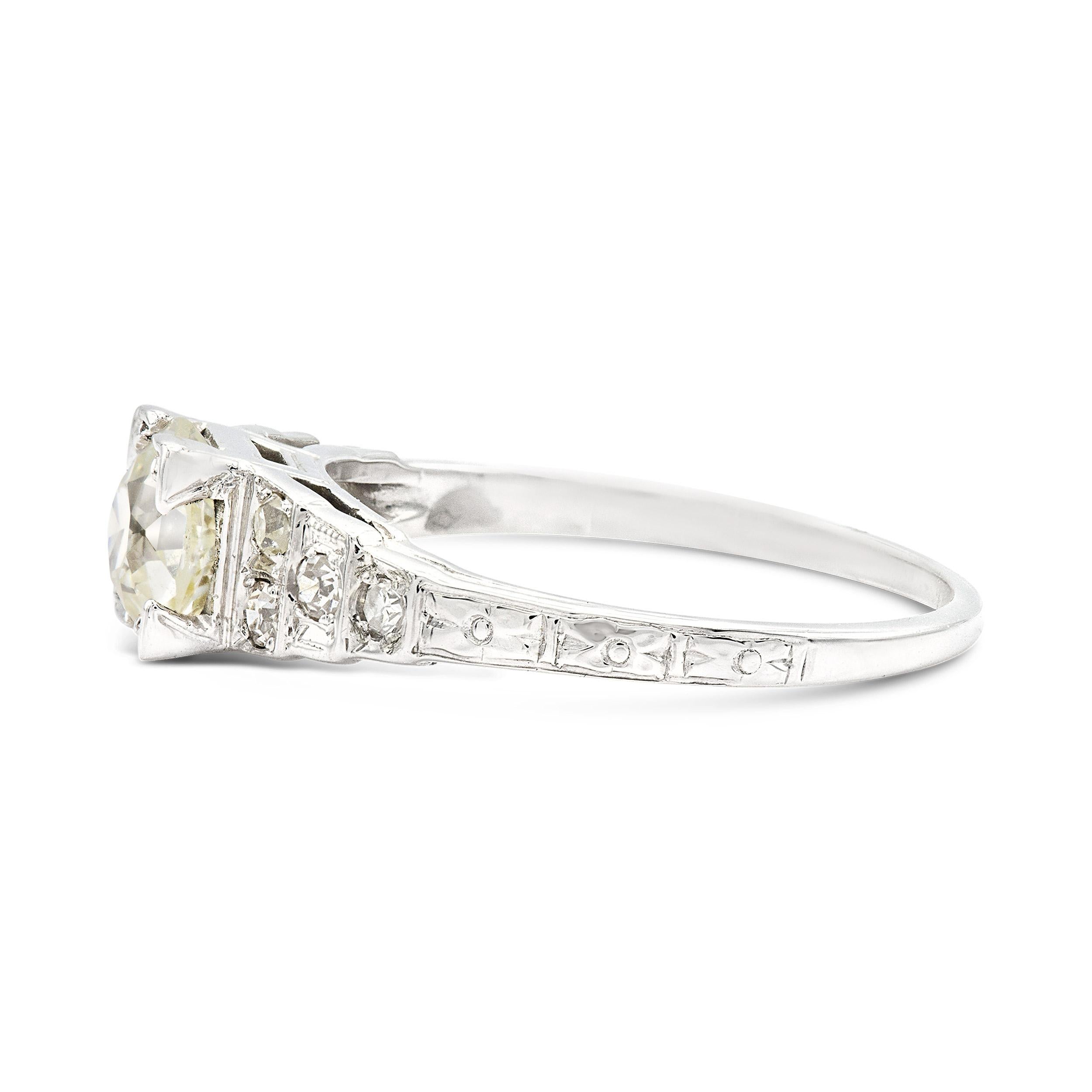Art Deco GIA Certified 0.87 Ct. Old European Cut Engagement Ring M VS1, 18k Gold In Good Condition For Sale In New York, NY