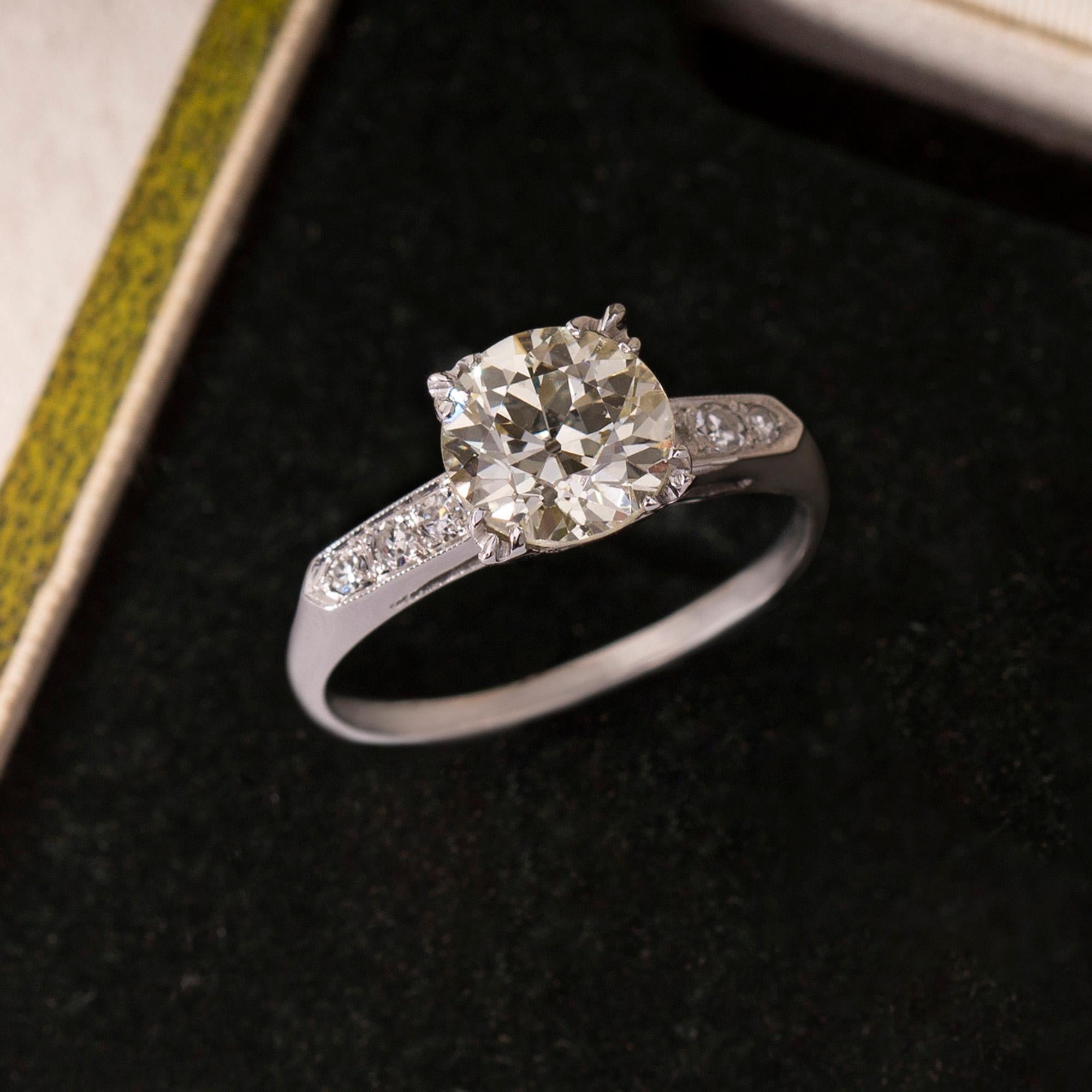 Art Deco GIA Certified 1.30 Ct. Diamond Engagement Ring K VS1 in Platinum In Good Condition For Sale In New York, NY