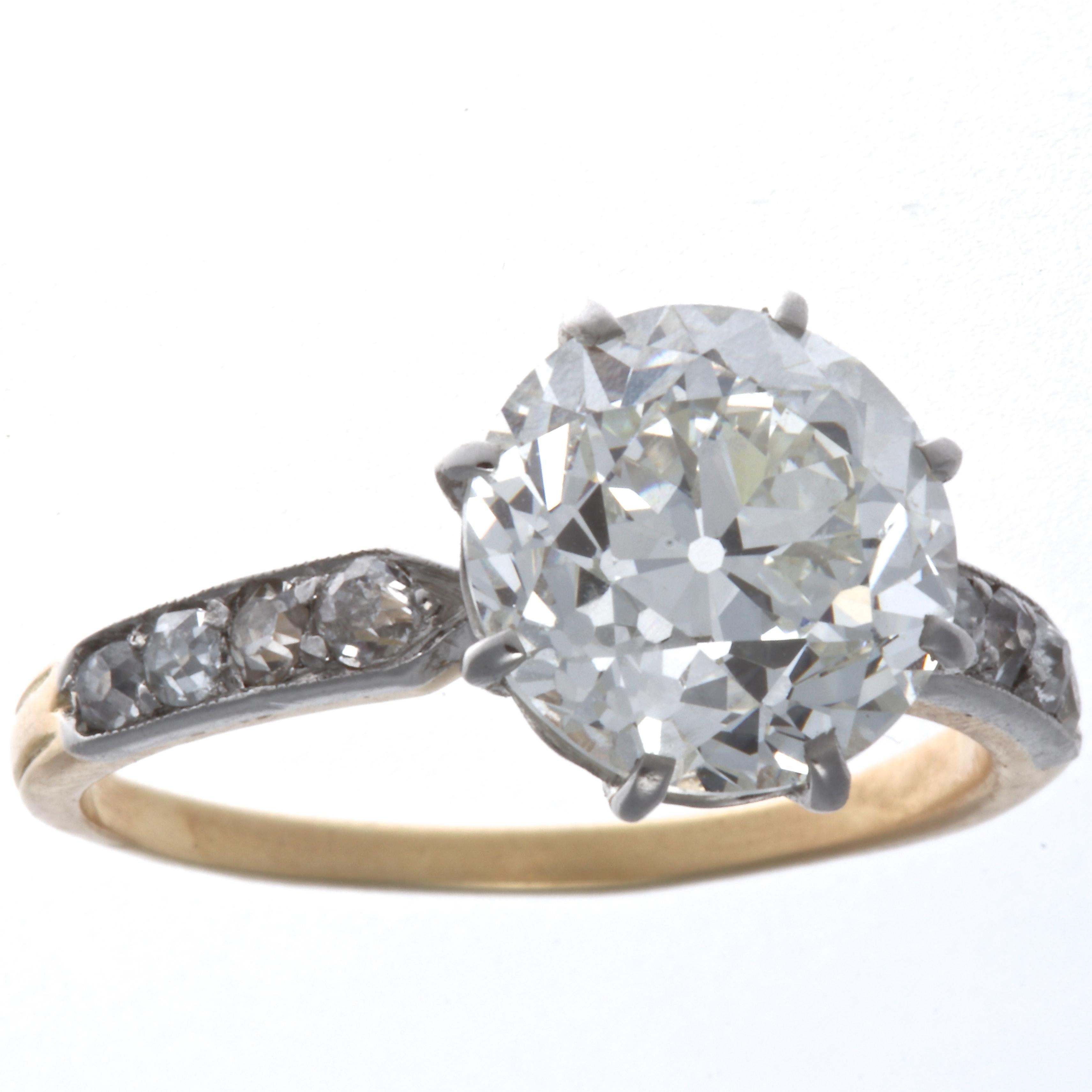 Art Deco GIA Certified 3.23 Carat Round Cut Diamond 18 Karat Ring In Excellent Condition In Beverly Hills, CA