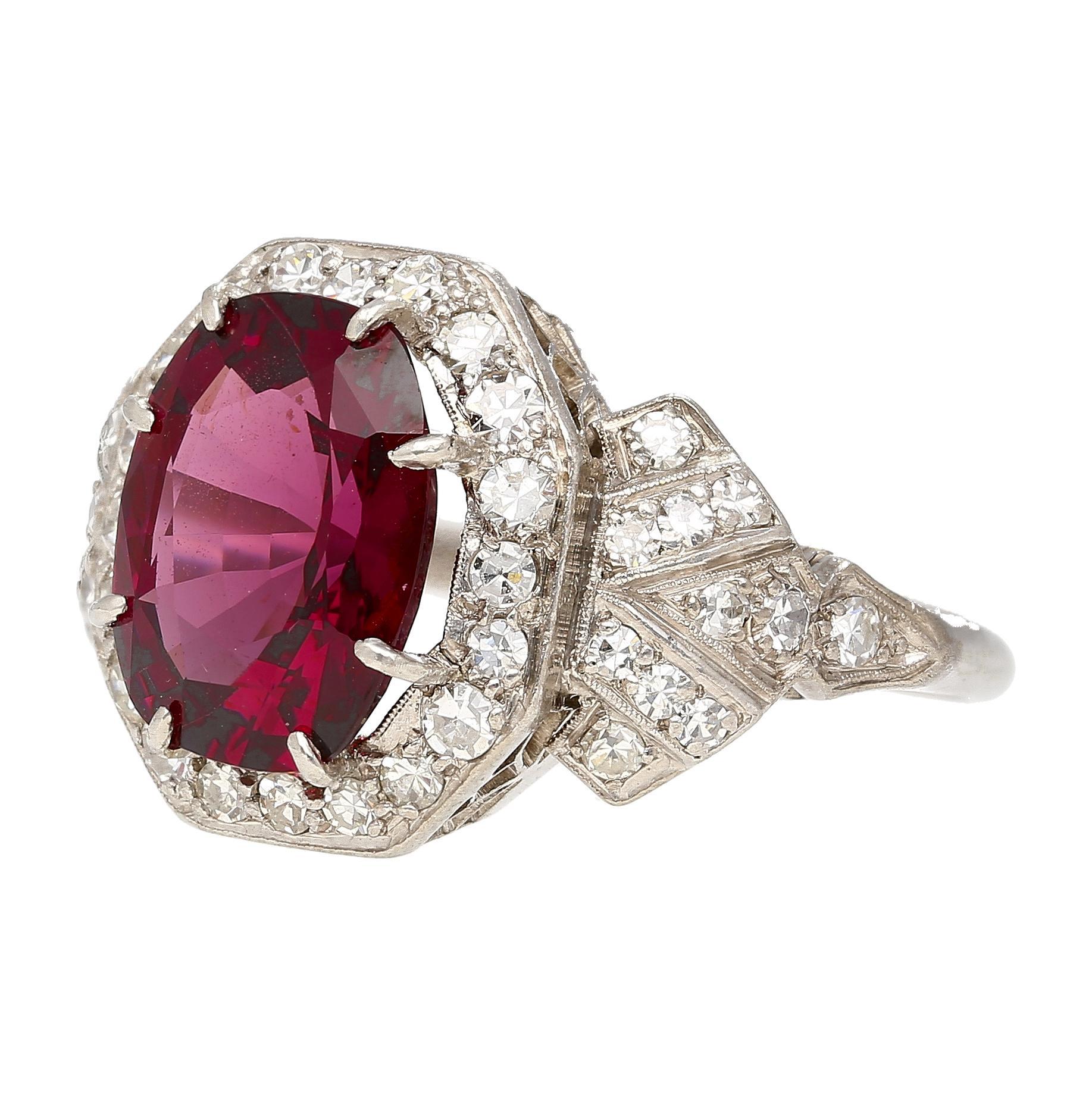 Art Deco GIA Certified 4.35 Carat No Heat Spinel Vintage Platinum Ring In Excellent Condition For Sale In Miami, FL