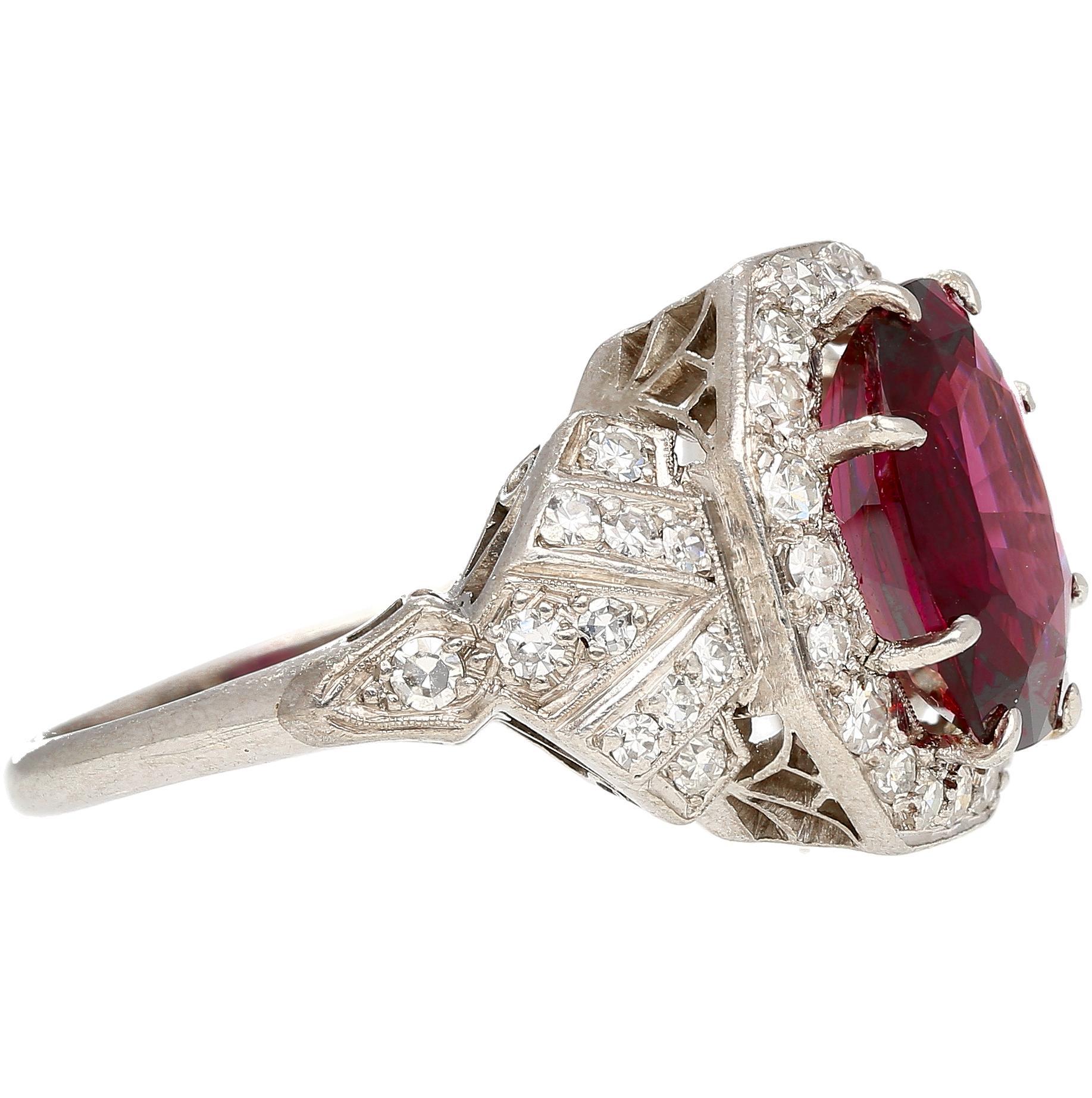 Art Deco GIA zertifiziert 4,35 Karat unbehandelter Spinell Vintage Platin Ring im Zustand „Hervorragend“ im Angebot in Miami, FL