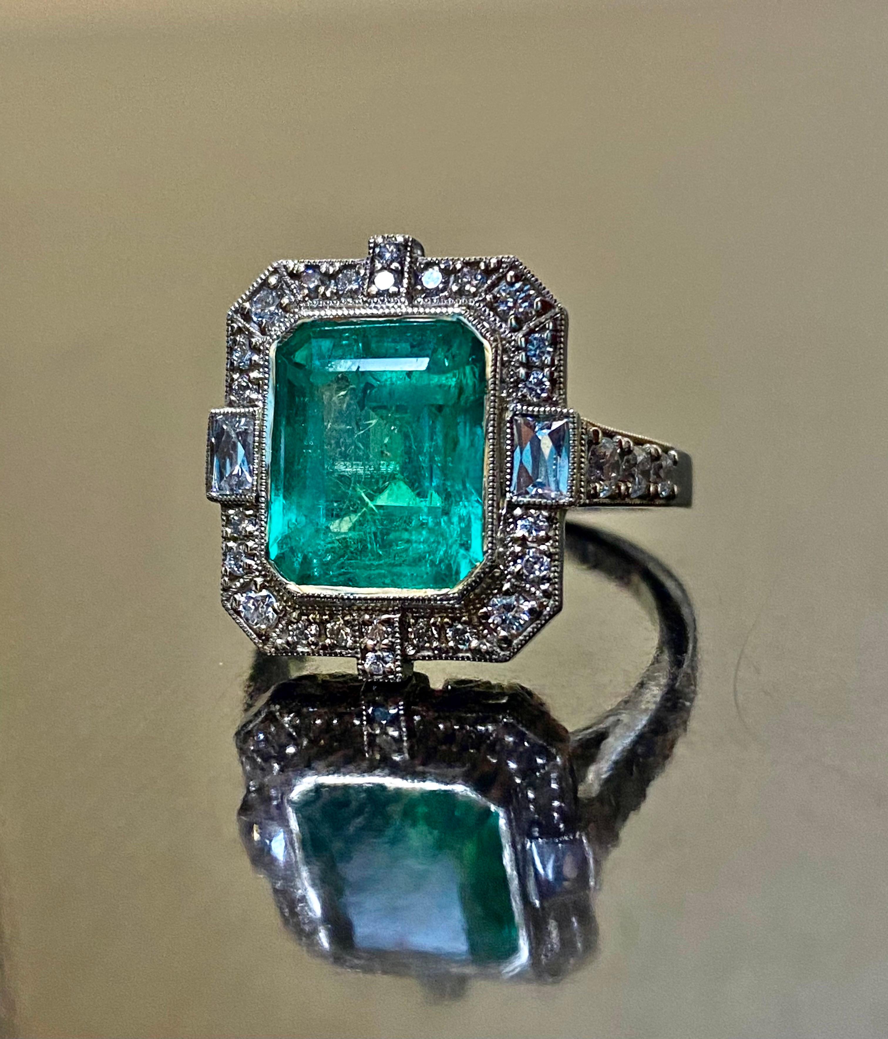 Art Deco GIA Certified 4.60 Carat Colombian Emerald Halo Diamond Engagement Ring In New Condition For Sale In Los Angeles, CA