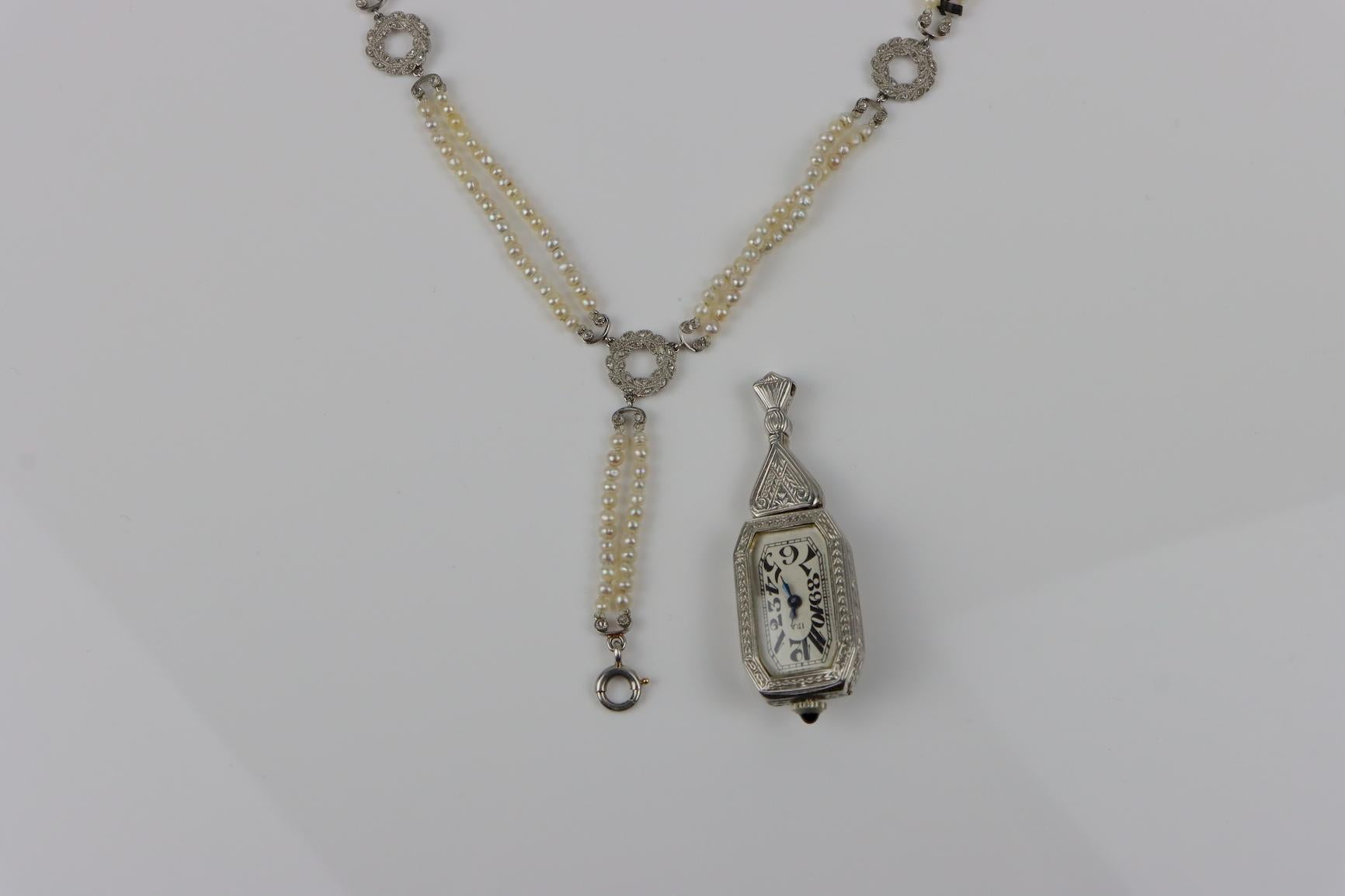 Art Deco GIA zertifizierte natürliche Salzwasserperlen-Halskette Diamant-Uhr-Anhänger im Angebot 11