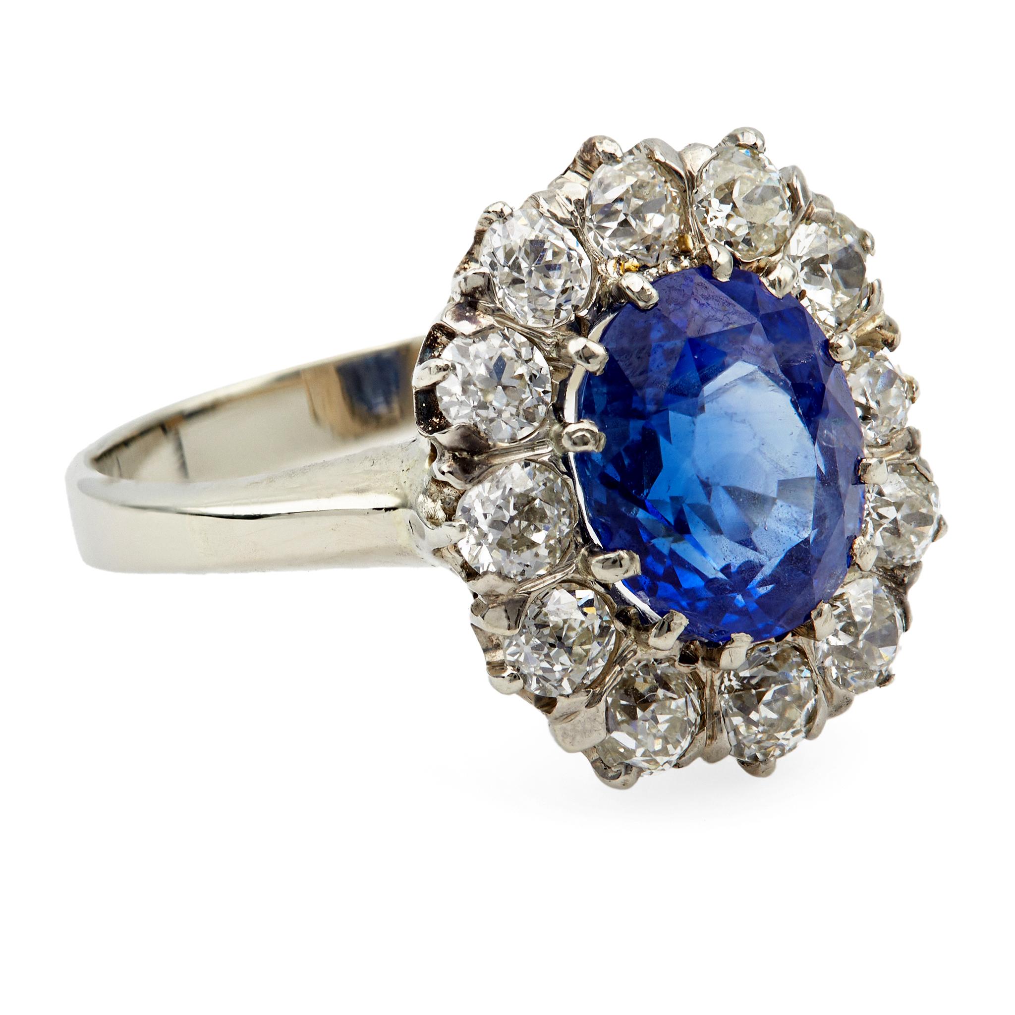Art Deco GIA Ceylon No Heat Sapphire and Diamond 14k White Gold Cluster Ring In Good Condition In Beverly Hills, CA