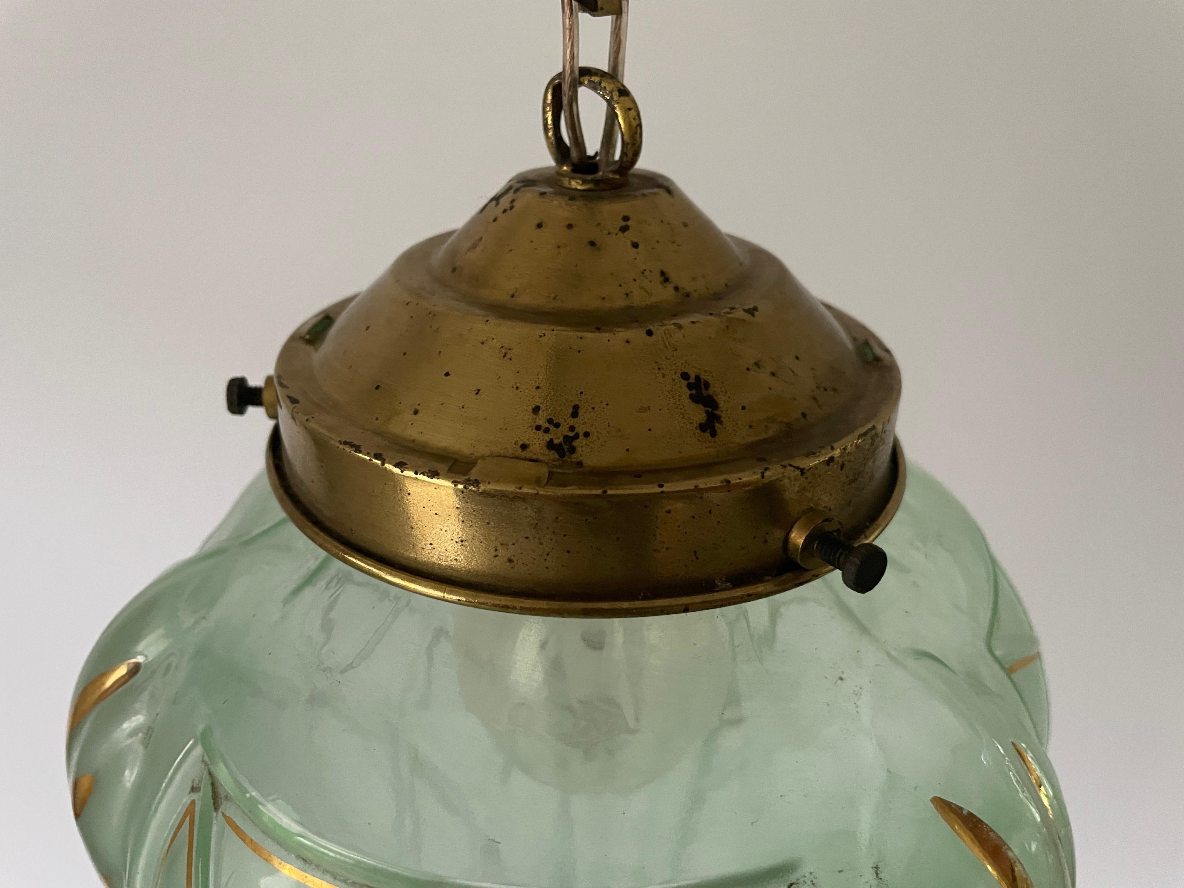 Lampada da soffitto in vetro verde dorato Art Deco, anni '40, Francia in vendita 7