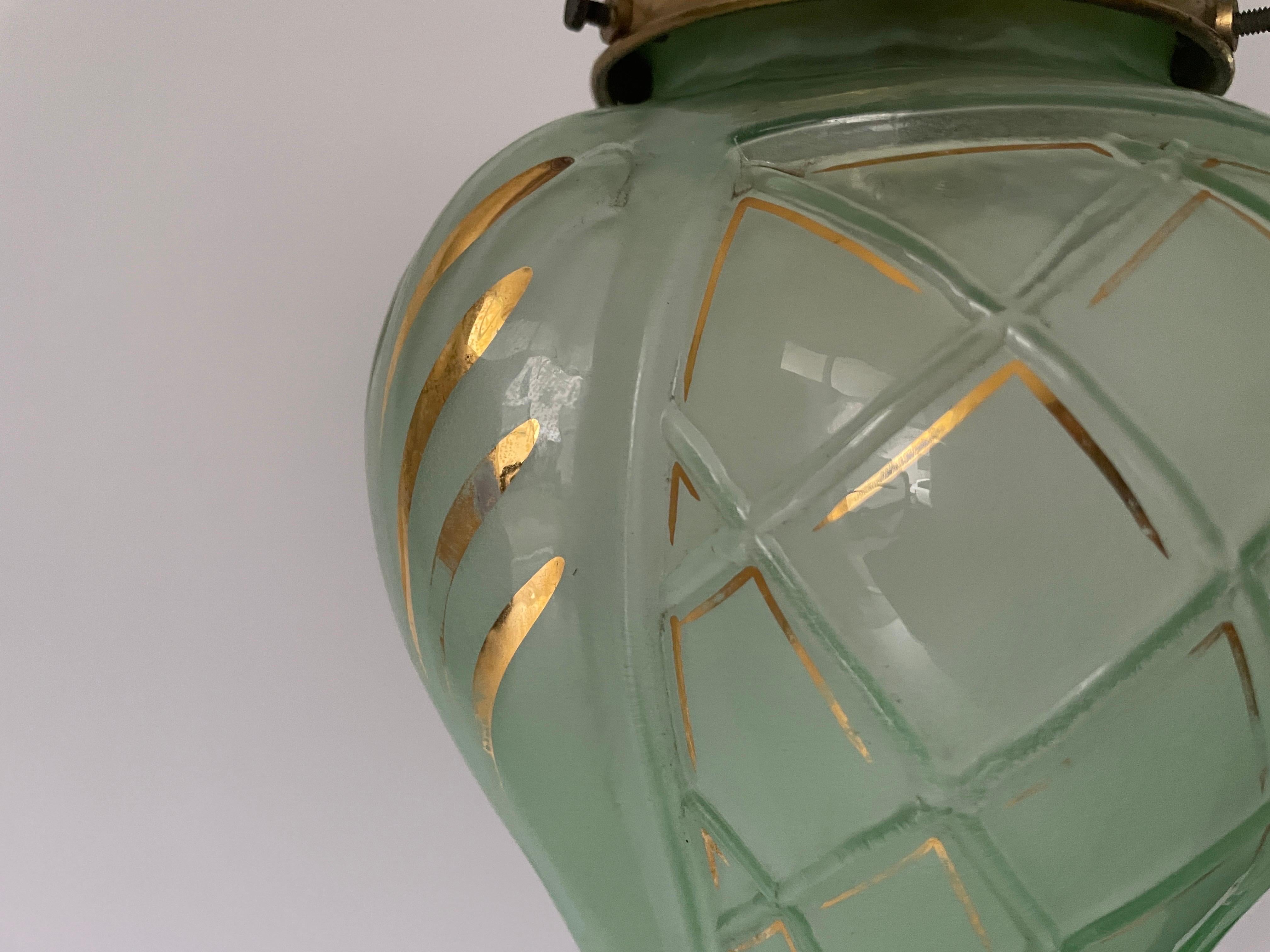 Francese Lampada da soffitto in vetro verde dorato Art Deco, anni '40, Francia in vendita