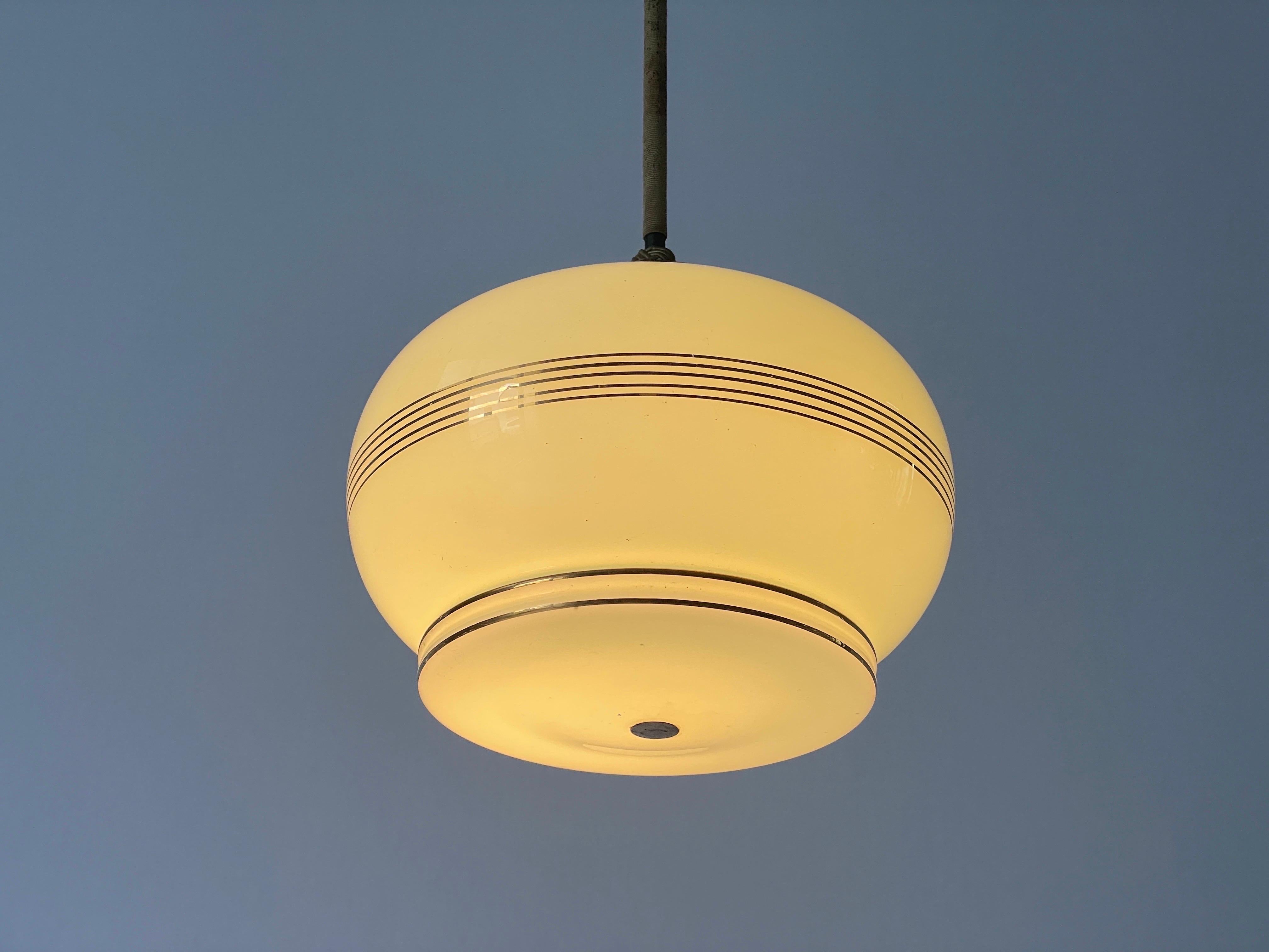 Lampada da soffitto in vetro verde dorato Art Deco, anni '50, Germania in vendita 3