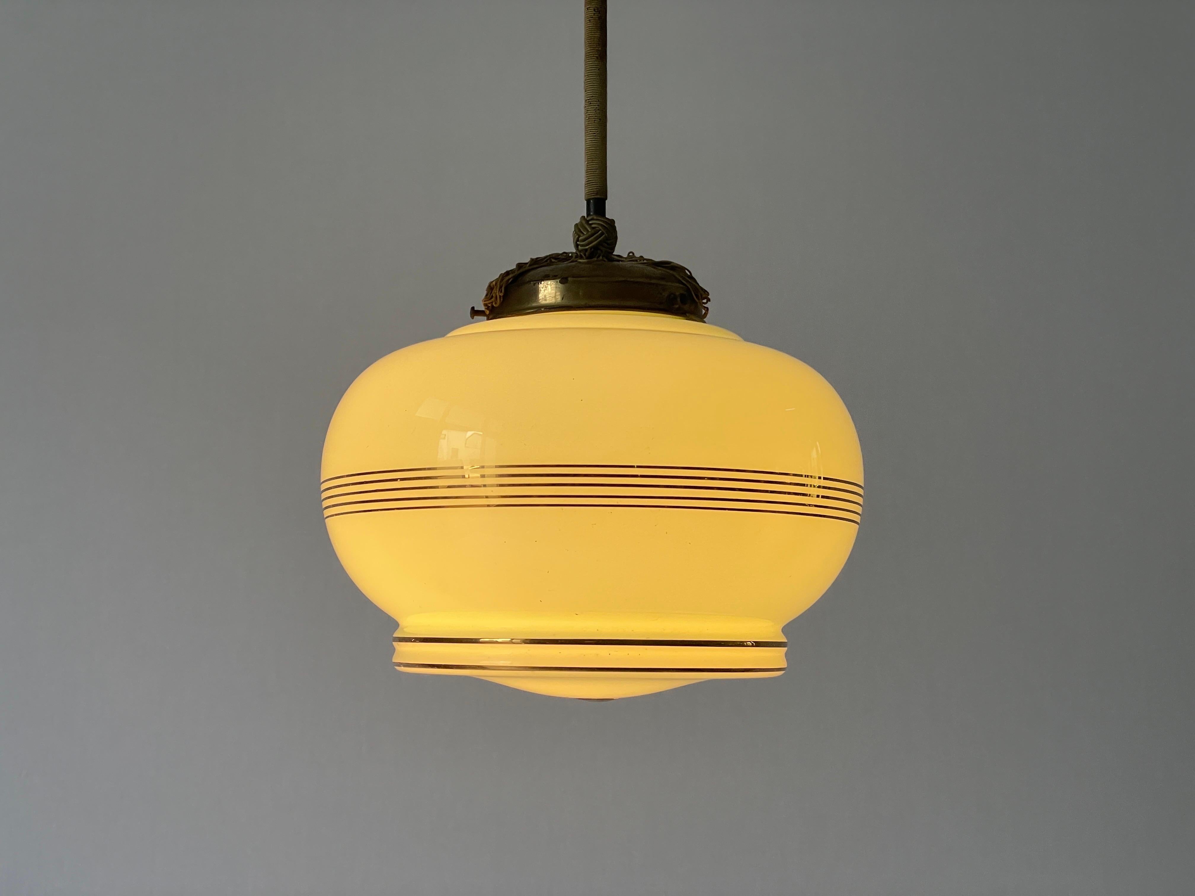 Lampada da soffitto in vetro verde dorato Art Deco, anni '50, Germania in vendita 2