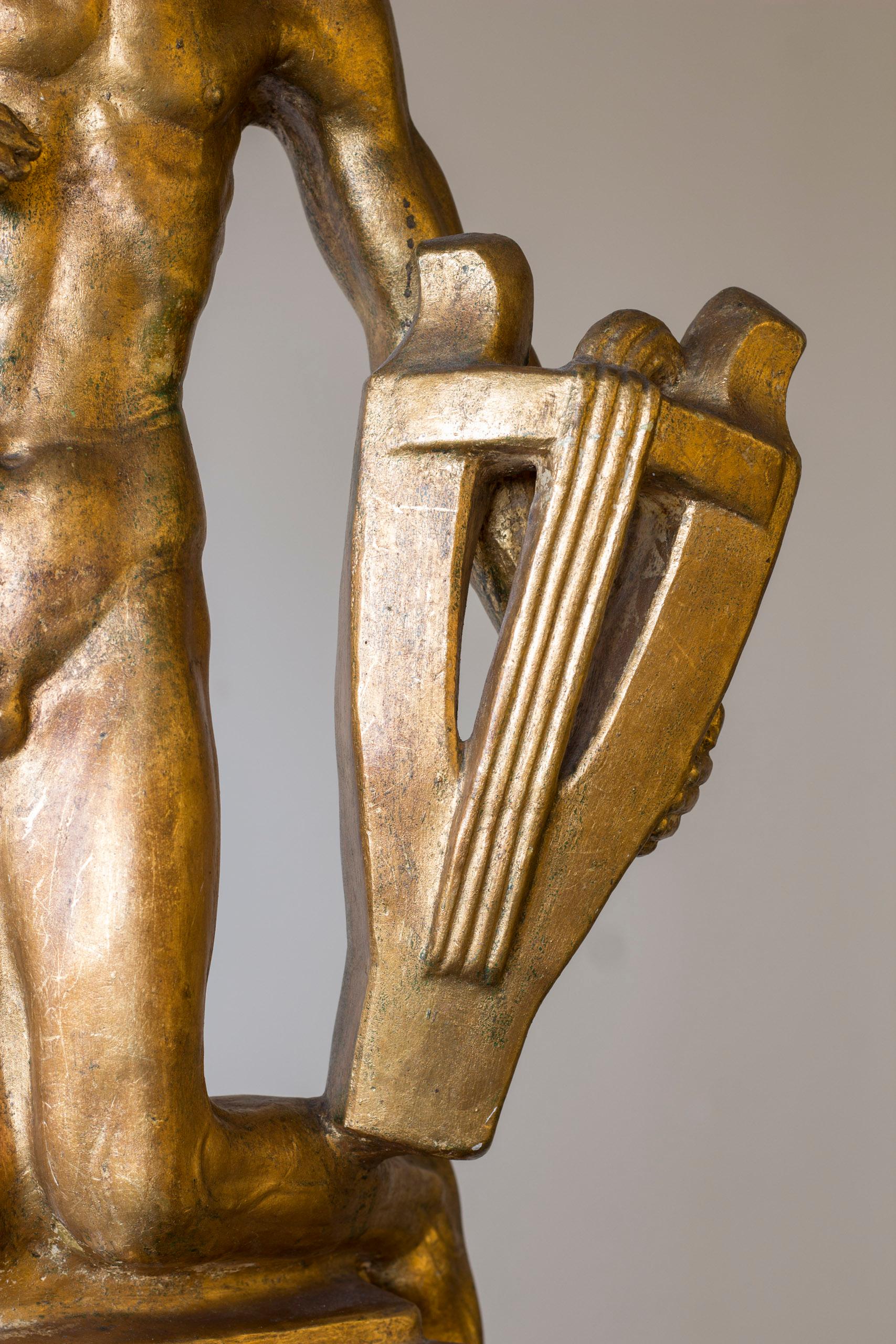 Scultura in gesso dorato Art Deco 