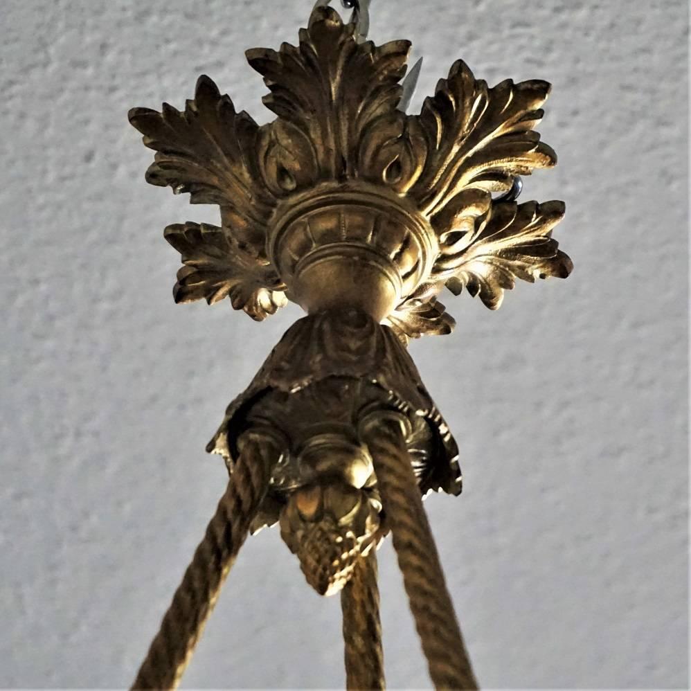Sechs-Licht-Kronleuchter aus vergoldeter Bronze, Alabaster, Art déco im Angebot 1