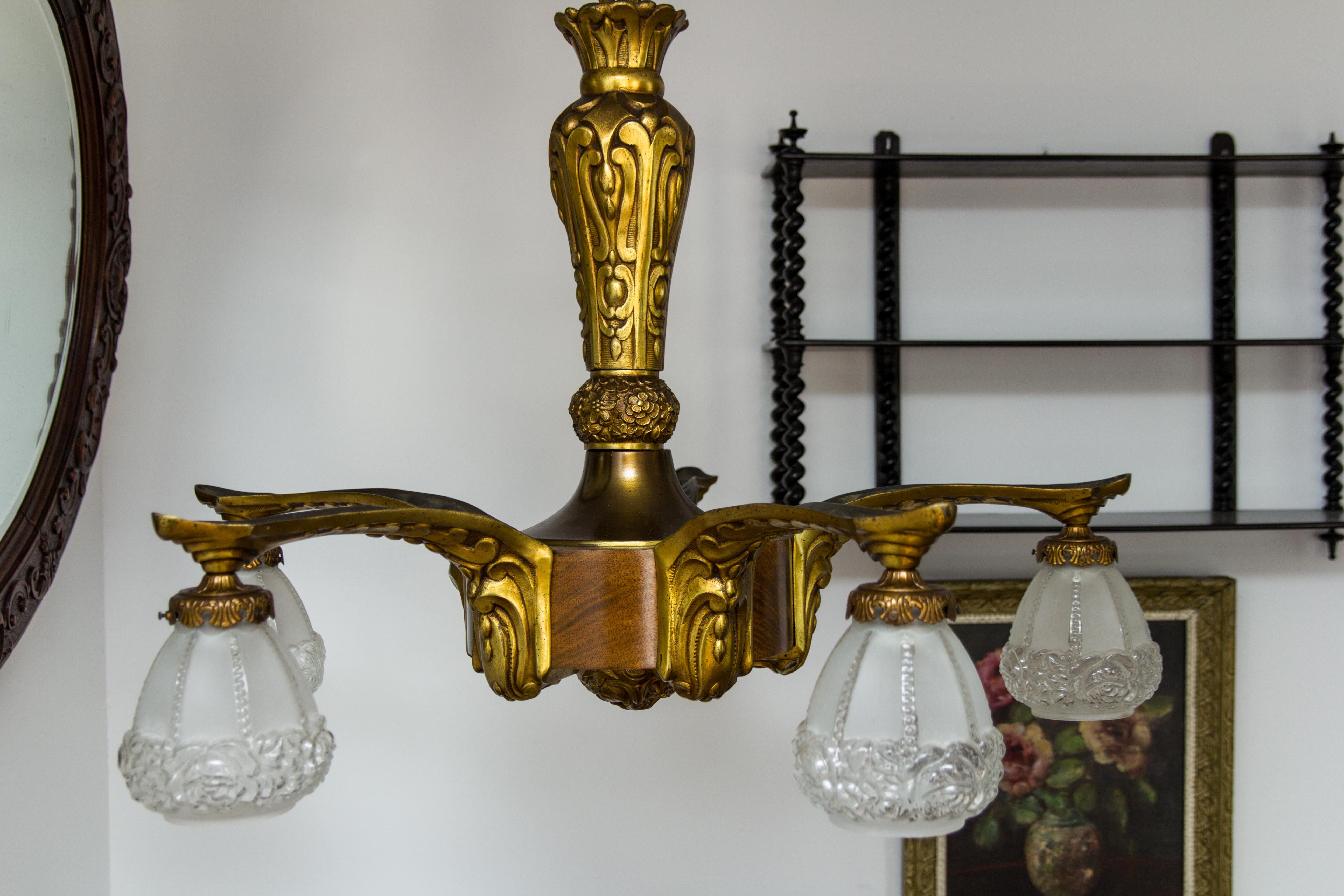 Art Deco Gilt Bronze and Wood Five-Light Chandelier In Good Condition In Barntrup, DE