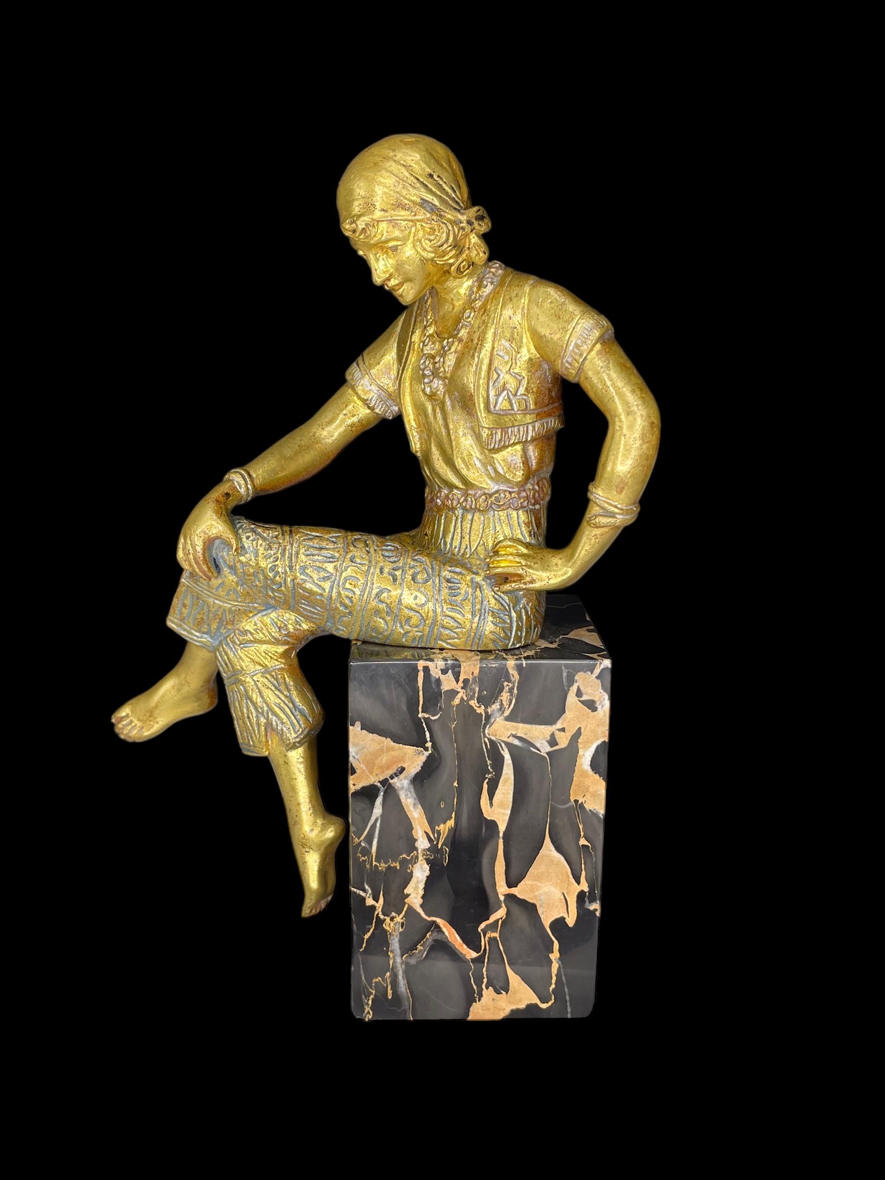 Début du 20ème siècle Bronze doré Art déco par Jorel en vente