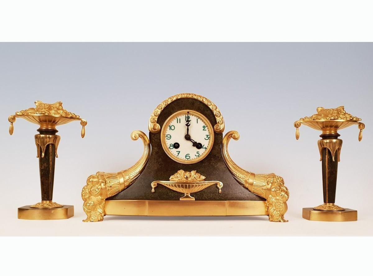 Art Deco Gilt Bronze Clock and Consoles Set, 1920s For Sale 6