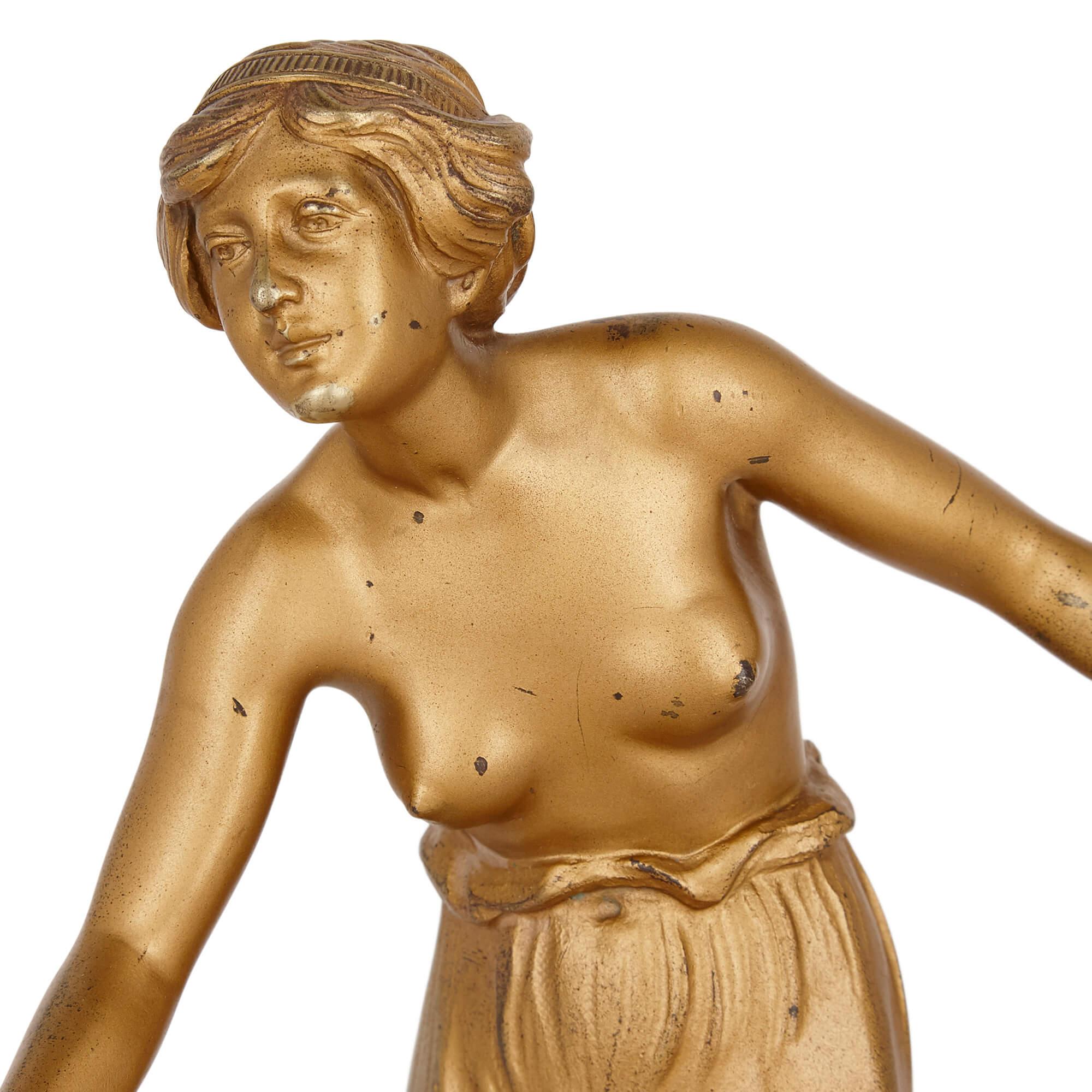 Vergoldete Bronzeskulptur einer Frau im Art déco-Stil von Rochlitz (20. Jahrhundert) im Angebot