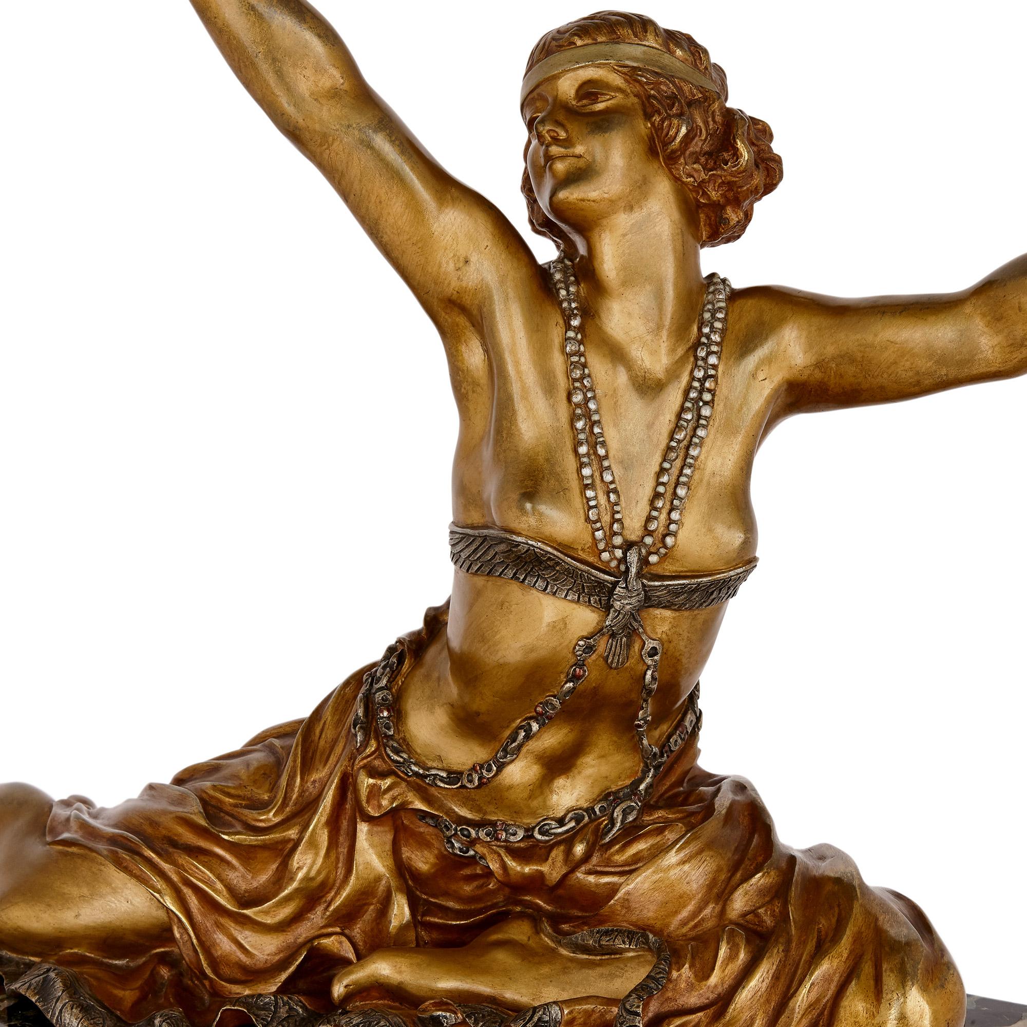 Vergoldete Bronzeskulptur des „Theban Dancer“ im Art déco-Stil von CJR Colinet (Französisch) im Angebot