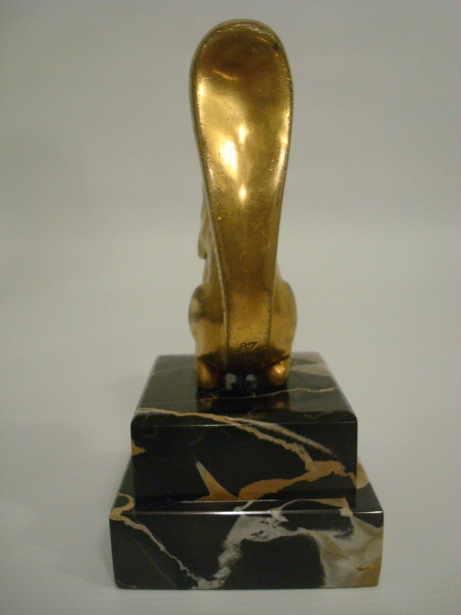 Art Deco Vergoldete Bronze Eichhörnchen Briefbeschwerer Claude und Marcel Guillemard, 1930 (Französisch) im Angebot