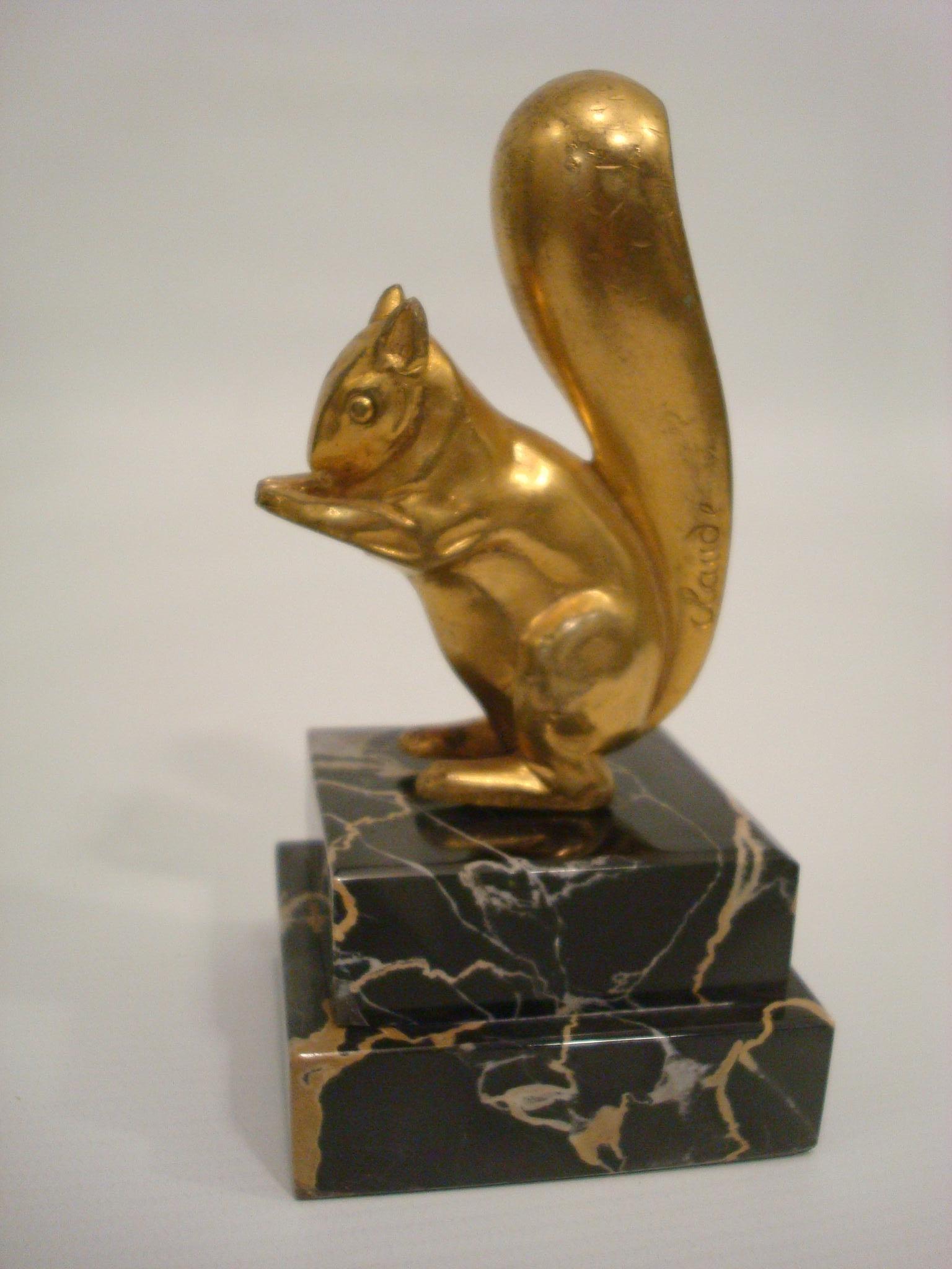 Presse-papiers écureuil Art Déco en bronze doré Claude et Marcel Guillemard, 1930 Bon état - En vente à Buenos Aires, Olivos