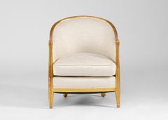 Fauteuil bergère Art déco en bois sculpté et doré, à dossier bombé, France, vers 1925