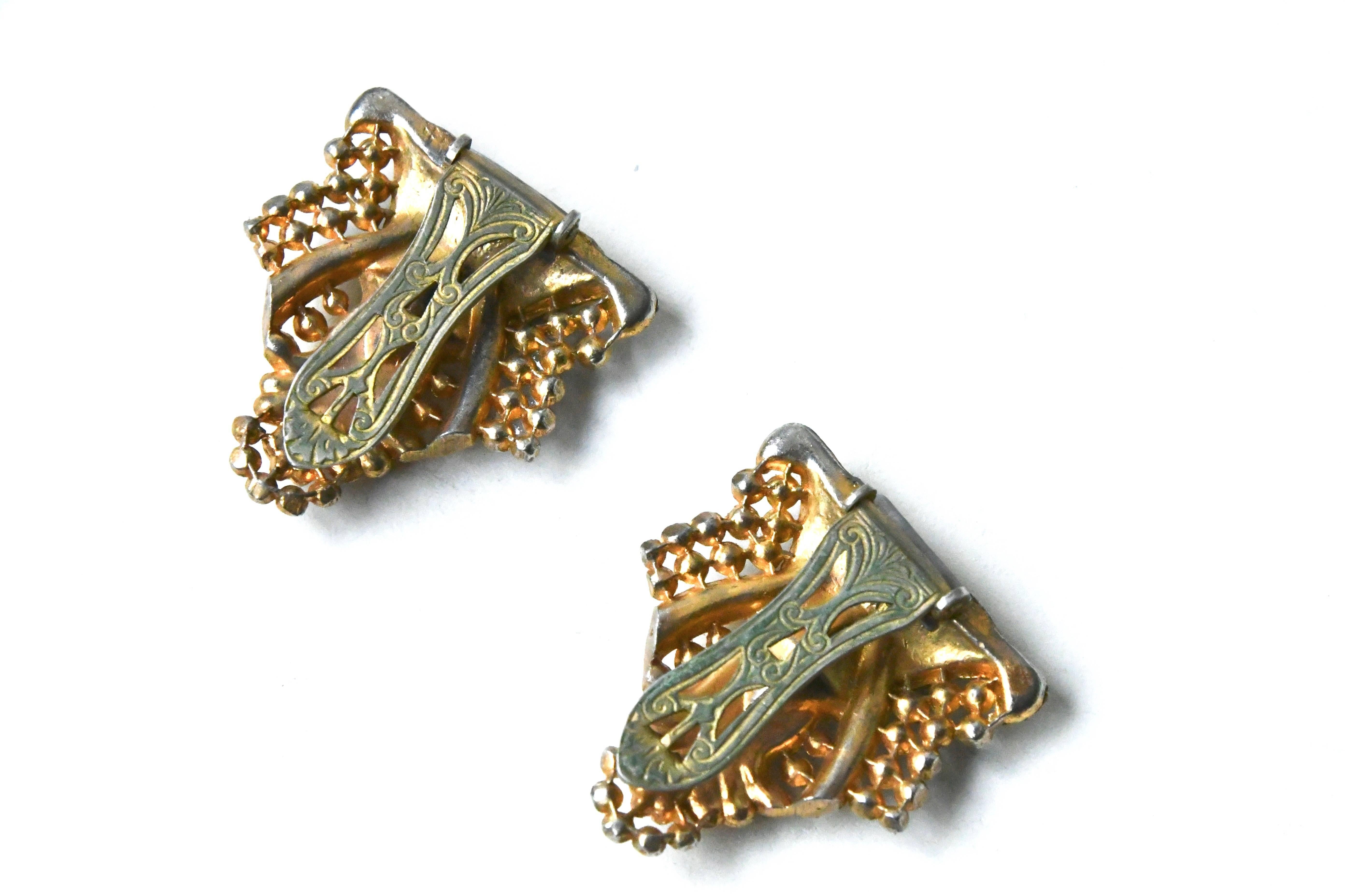 Art Deco Gilt Dress Clips In Good Condition For Sale In Litchfield County, CT