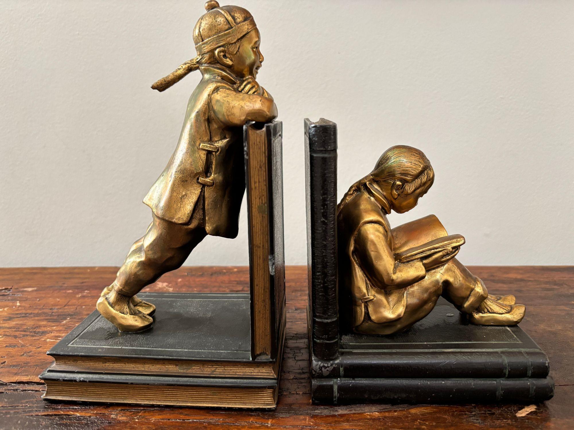 Reggilibri in metallo dorato Art Deco di Ronson Sculture Orientali Circa 1930 in vendita 2