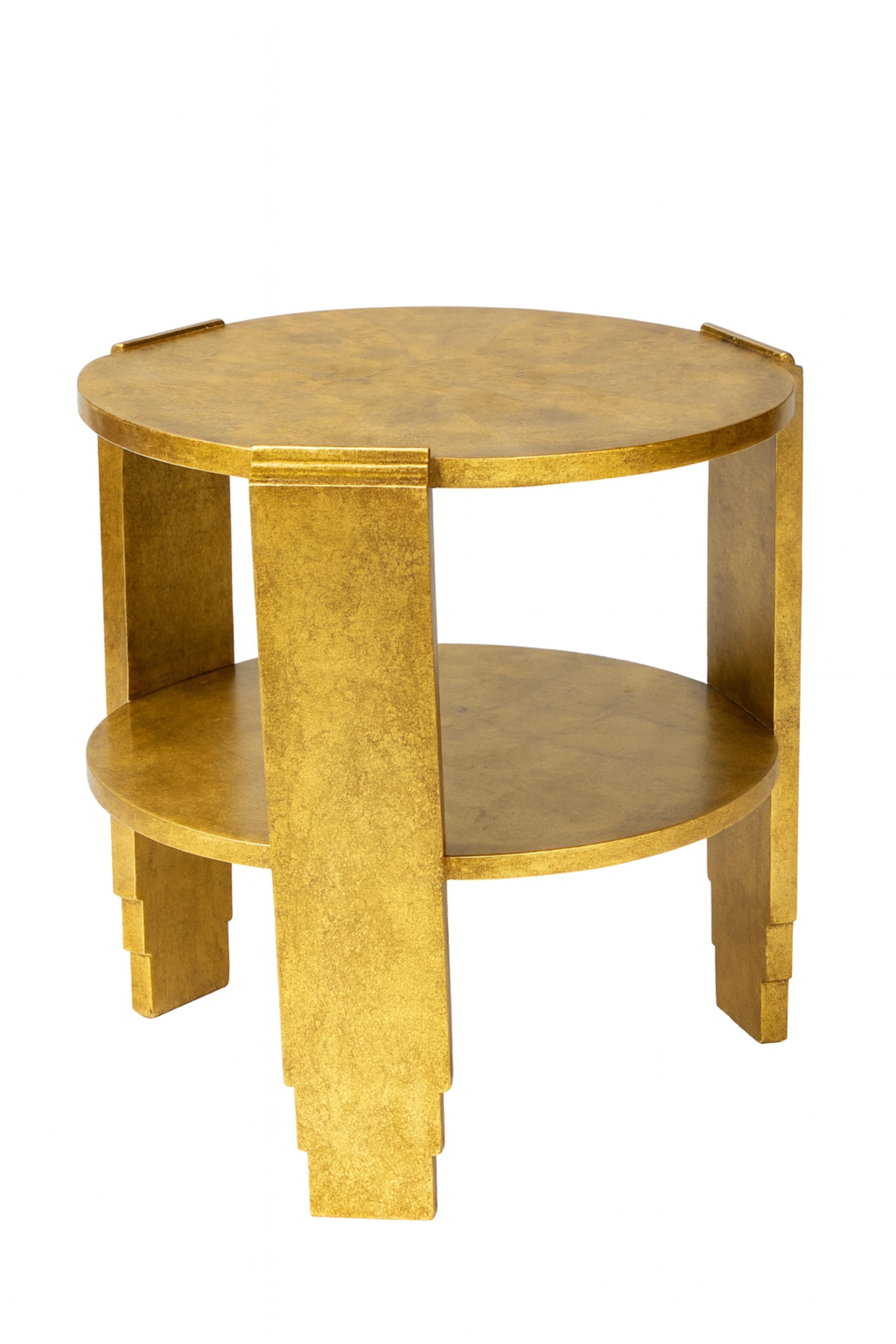 Une table basse ronde Art Déco en noyer marqueté et doré avec un beau centre, trois pieds et une base circulaire.

Idéal pour les intérieurs maximalistes, Art déco et Modernes du milieu du siècle.

Tenez compte du fait que les couleurs des articles