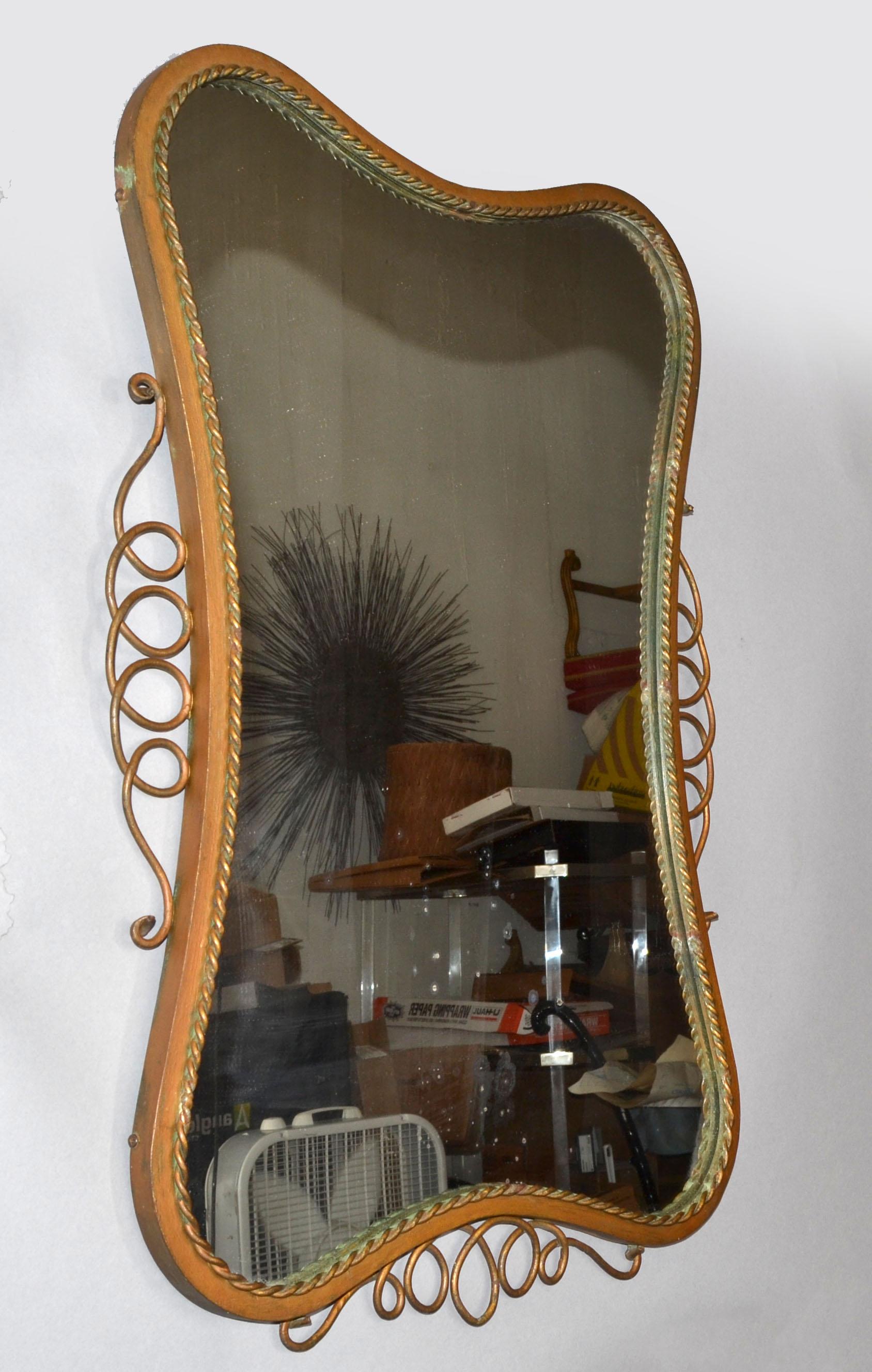 Fait main Miroir décoré de vagues en laiton Art Déco Gio Ponti Italie 1940 similaire Buffa en vente