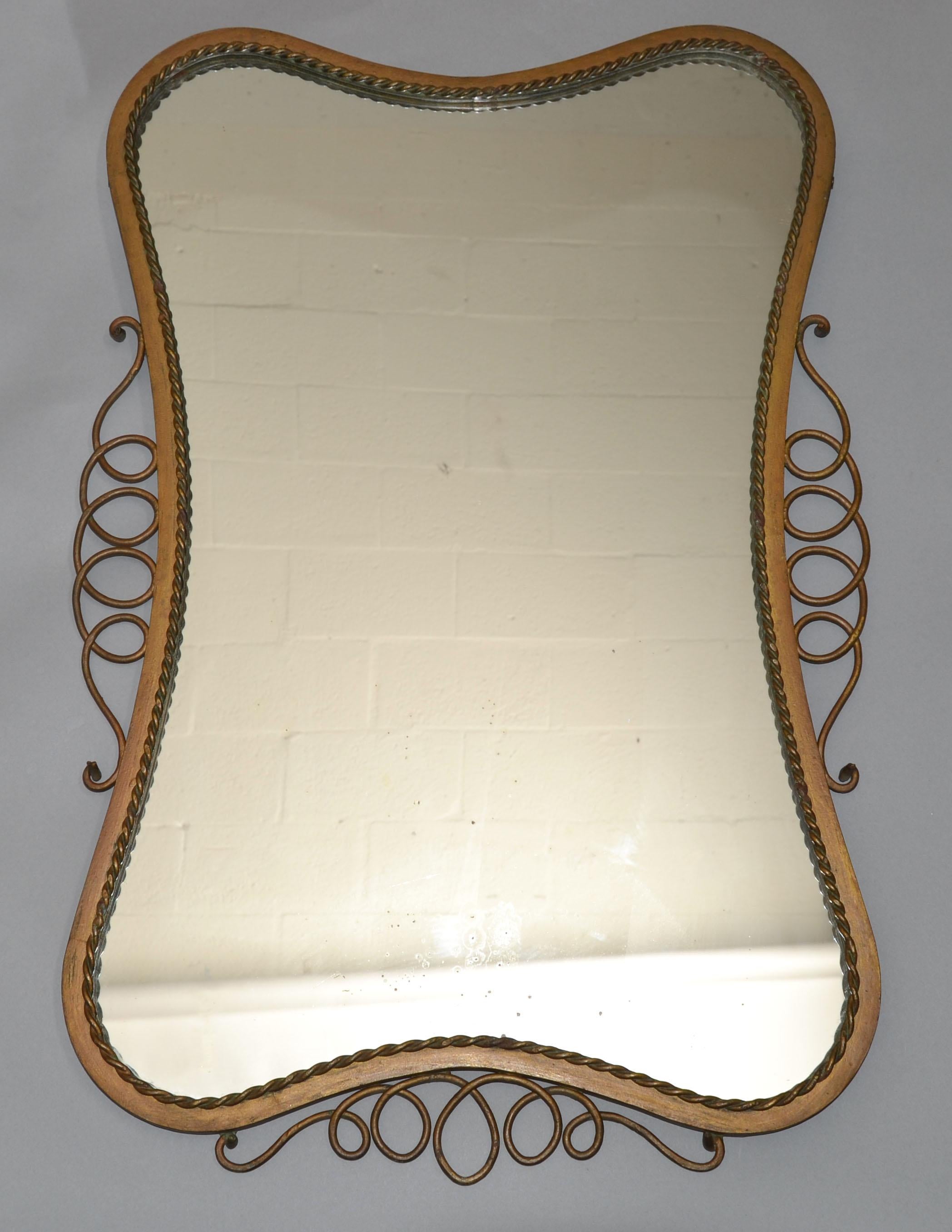 Miroir décoré de vagues en laiton Art Déco Gio Ponti Italie 1940 similaire Buffa Bon état - En vente à Miami, FL