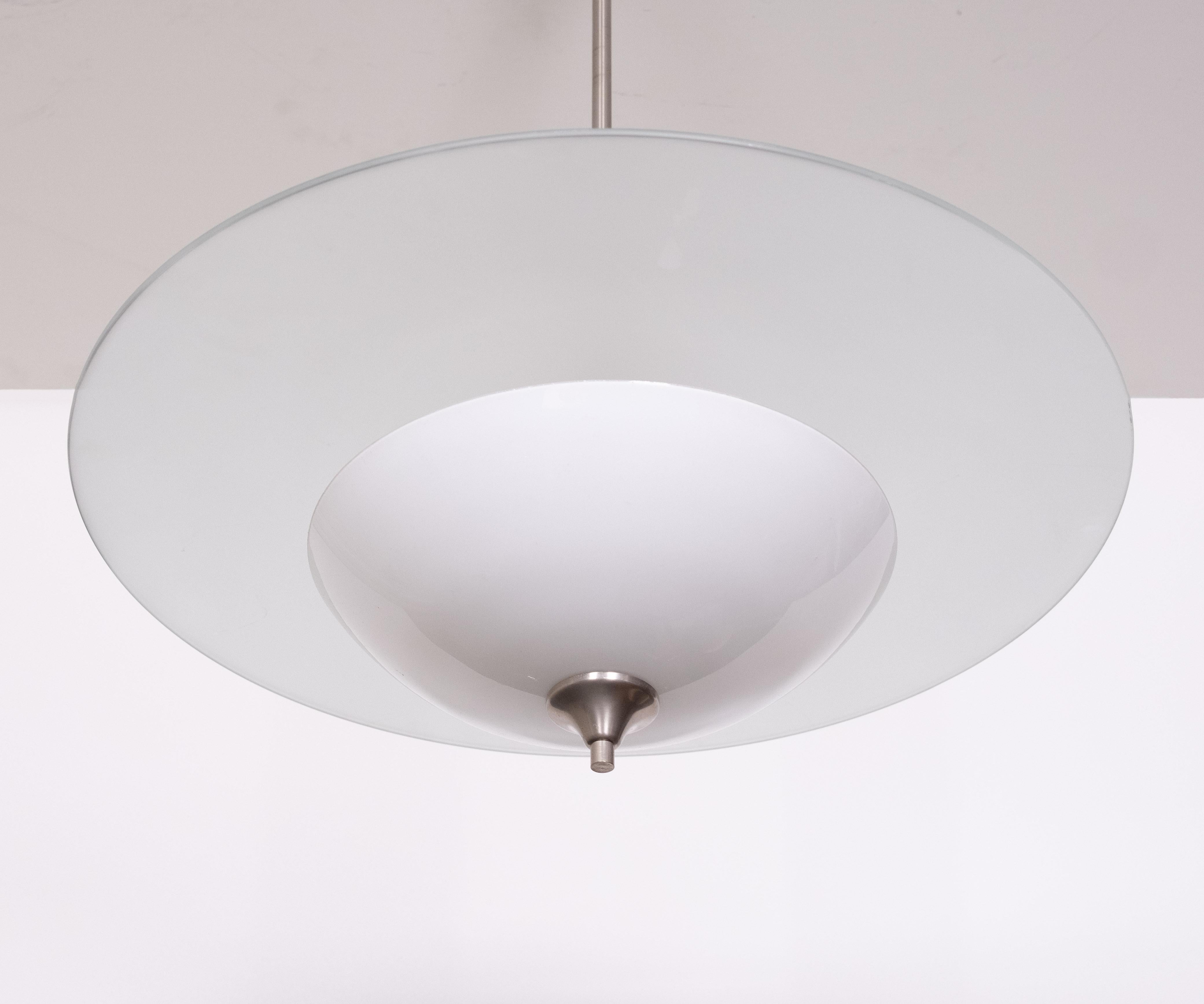 Art Déco   Gispen  Lampada a sospensione  ''modello'' Mezzaluna In condizioni buone in vendita a Den Haag, NL