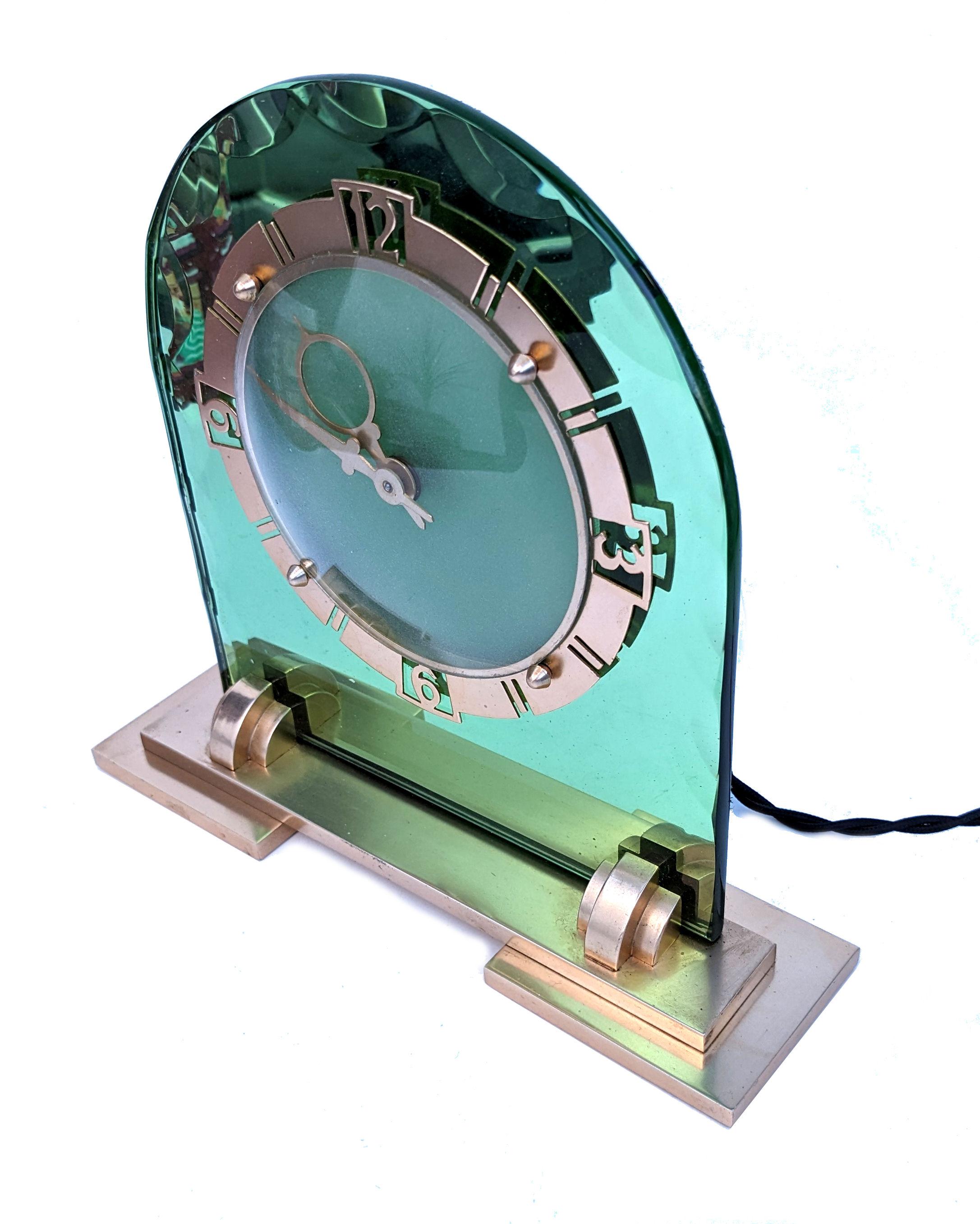 Art Deco Glamourous Green Mirror & Brass Clock, English, c1930 In Good Condition For Sale In Devon, England