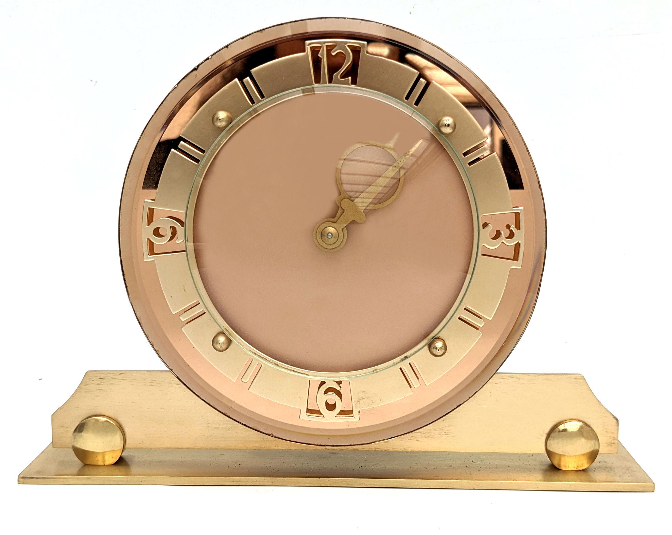 Art Déco Glamourous  Horloge mécanique de 8 jours avec miroir  Anglais, c1930s en vente 4