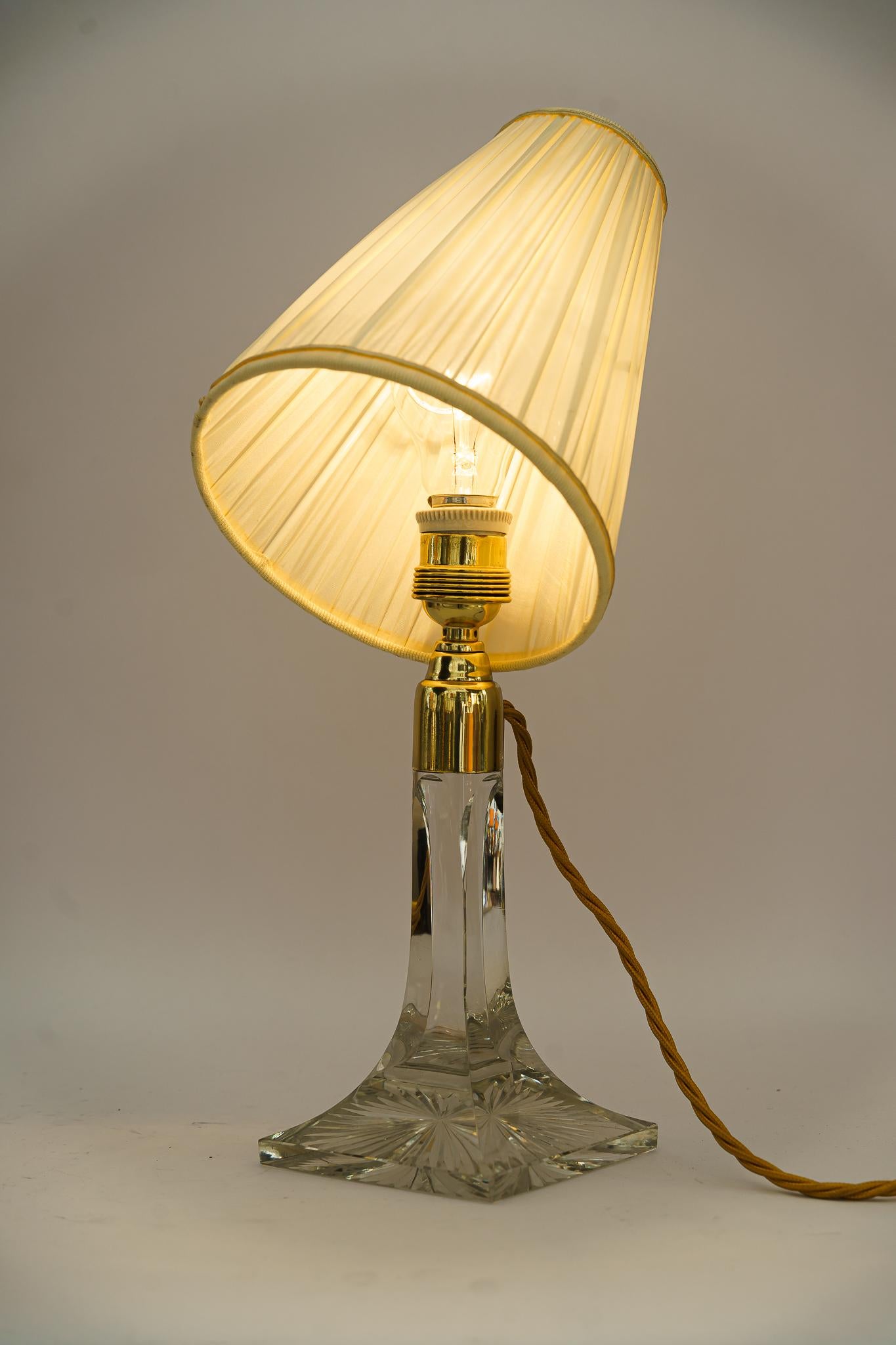 Art Deco Glastischlampe mit Stoffschirm Wien um 1920 im Angebot 10