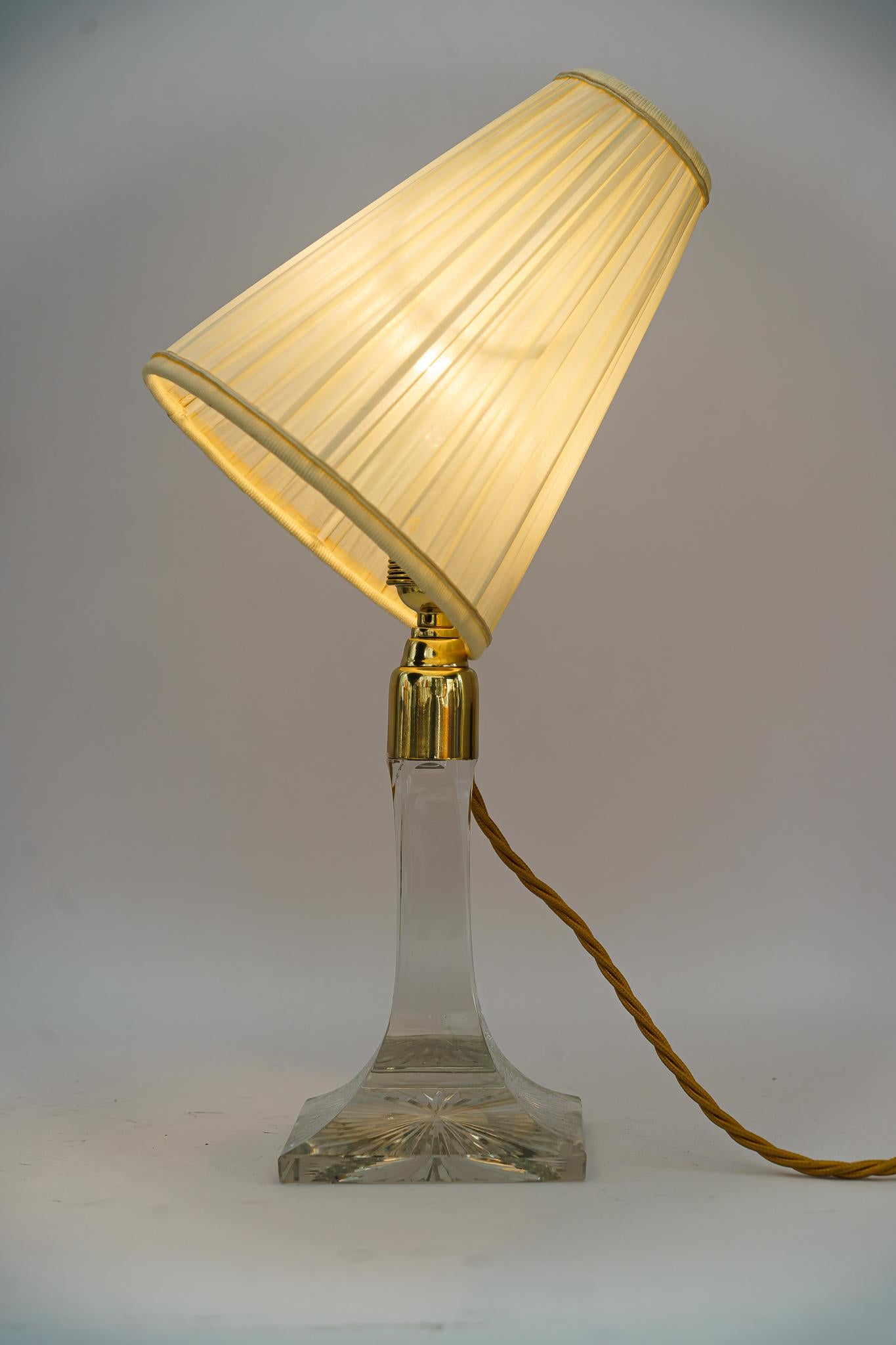 Art Deco Glastischlampe mit Stoffschirm Wien um 1920 im Angebot 11