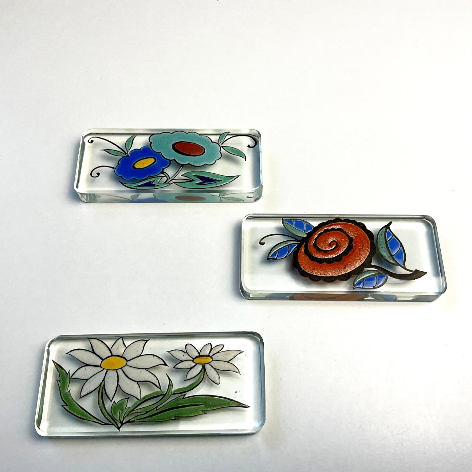 Art Deco Glass and Enamel Knife Rests for Maison Delvaux Paris France 1925 For Sale 3