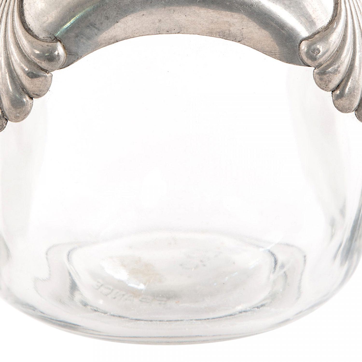 XX secolo Decanter in vetro e peltro Art Déco in vendita