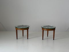 Paire de tables basses ou d'appoint de style Art déco en verre et bois de noyer, années 1940, Italie