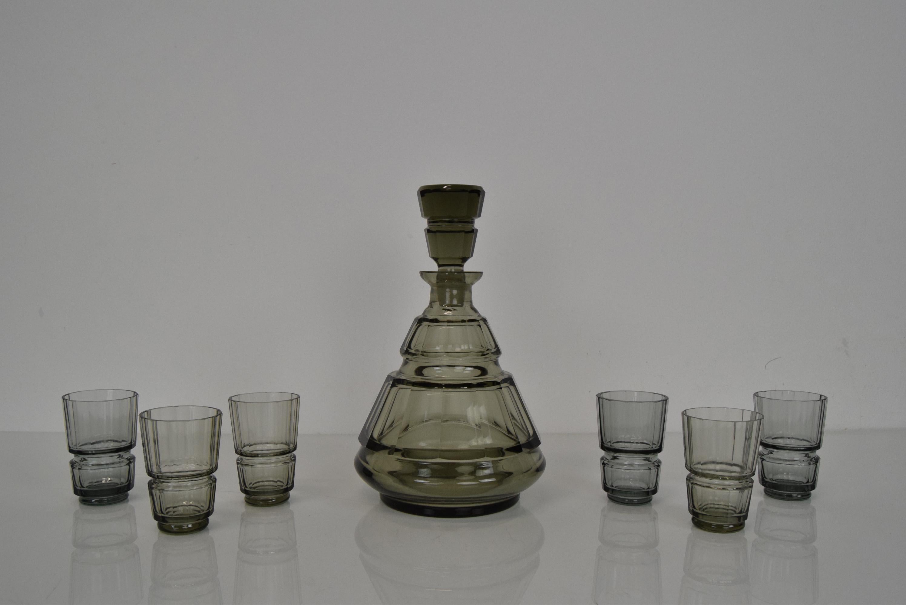 Czech Art Deco Glass Carafe with Six Glasses, Bohemia, 1930's For Sale