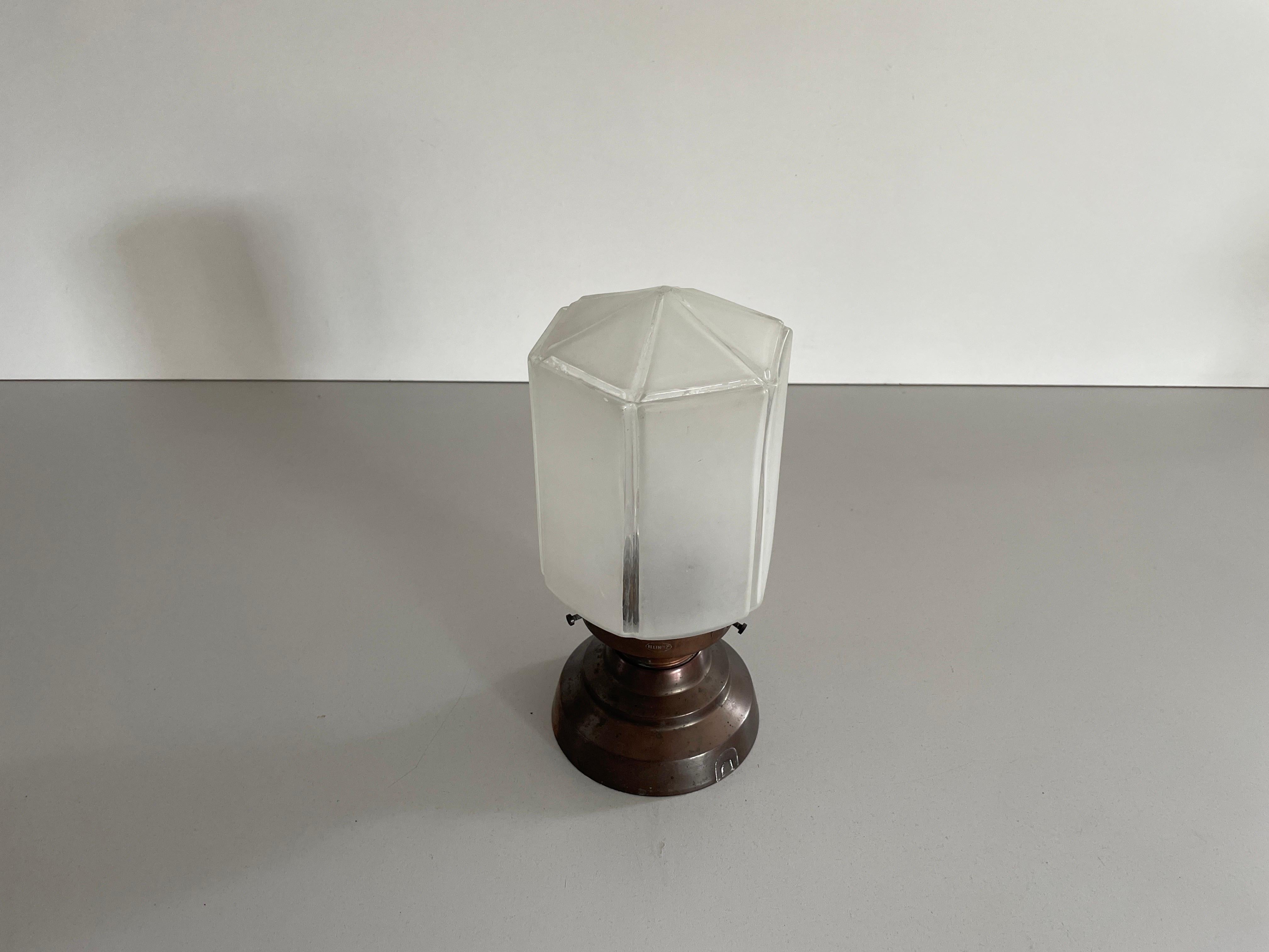 Lámpara de techo de cristal Art Decó con base de cobre de Zenith, años 30, Alemania Bauhaus en venta