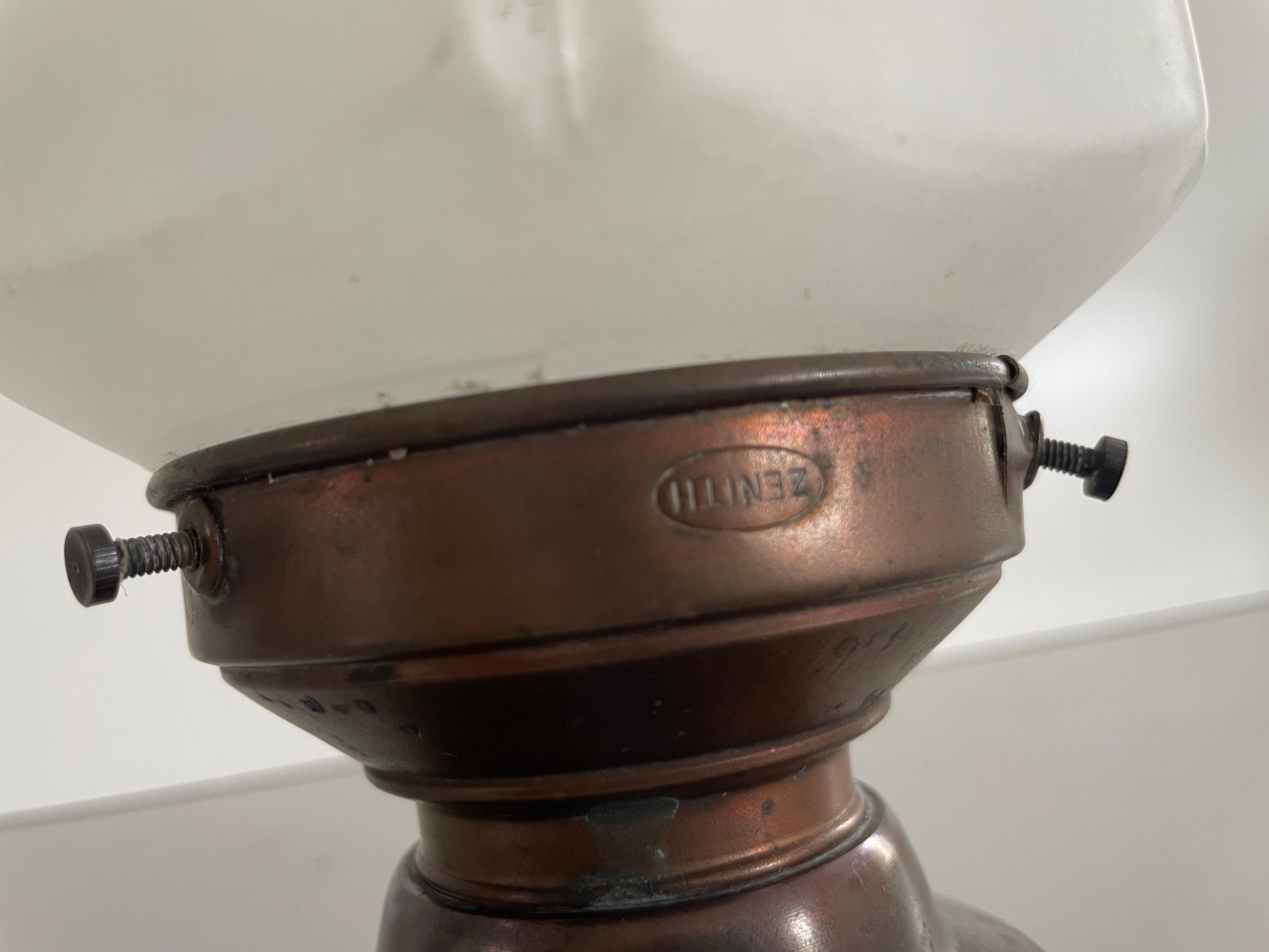 Lámpara de techo de cristal Art Decó con base de cobre de Zenith, años 30, Alemania en venta 2