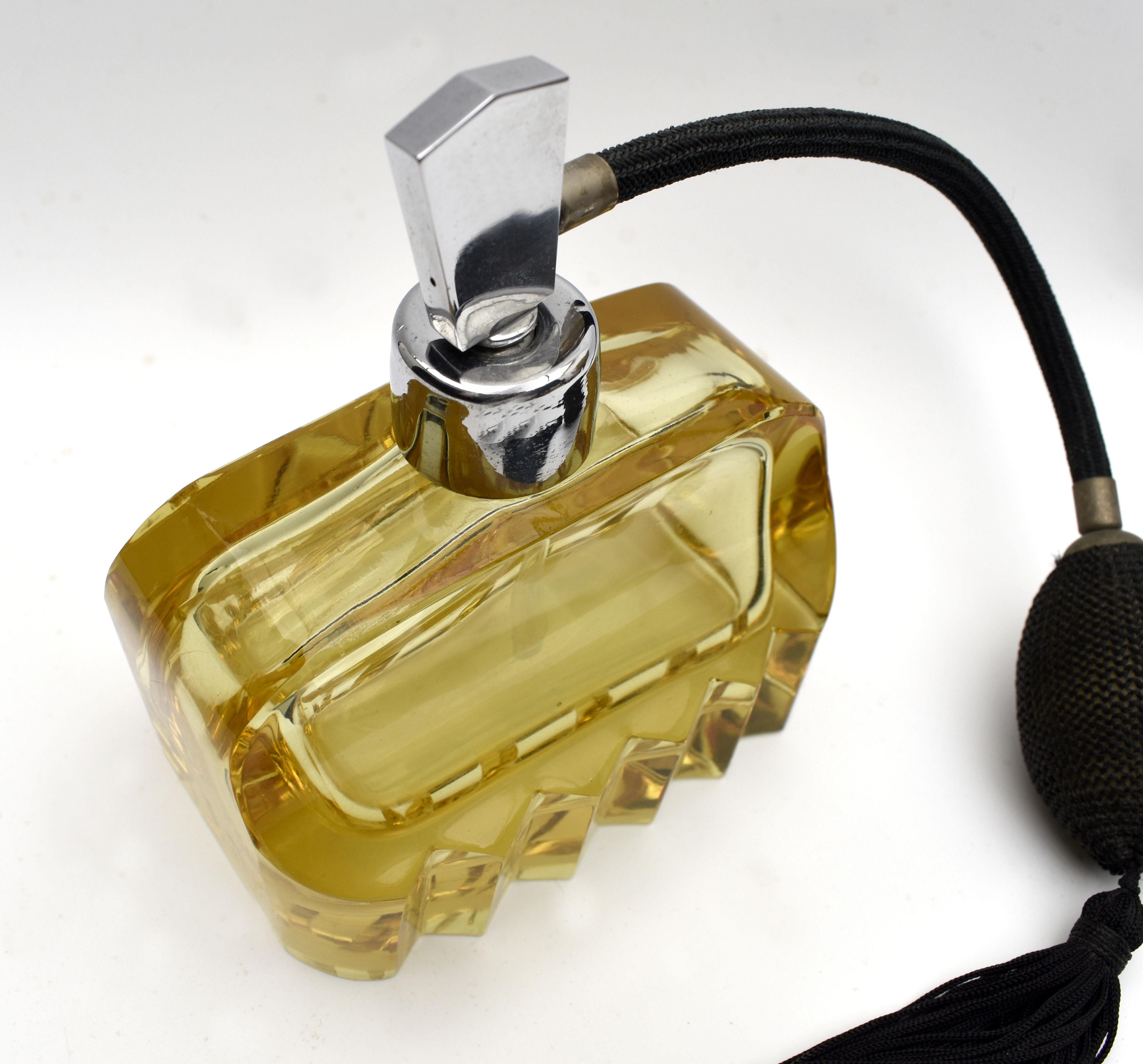English Art Deco Glass & Chrome Geometric Perfume Atomiser, England, C1930s For Sale
