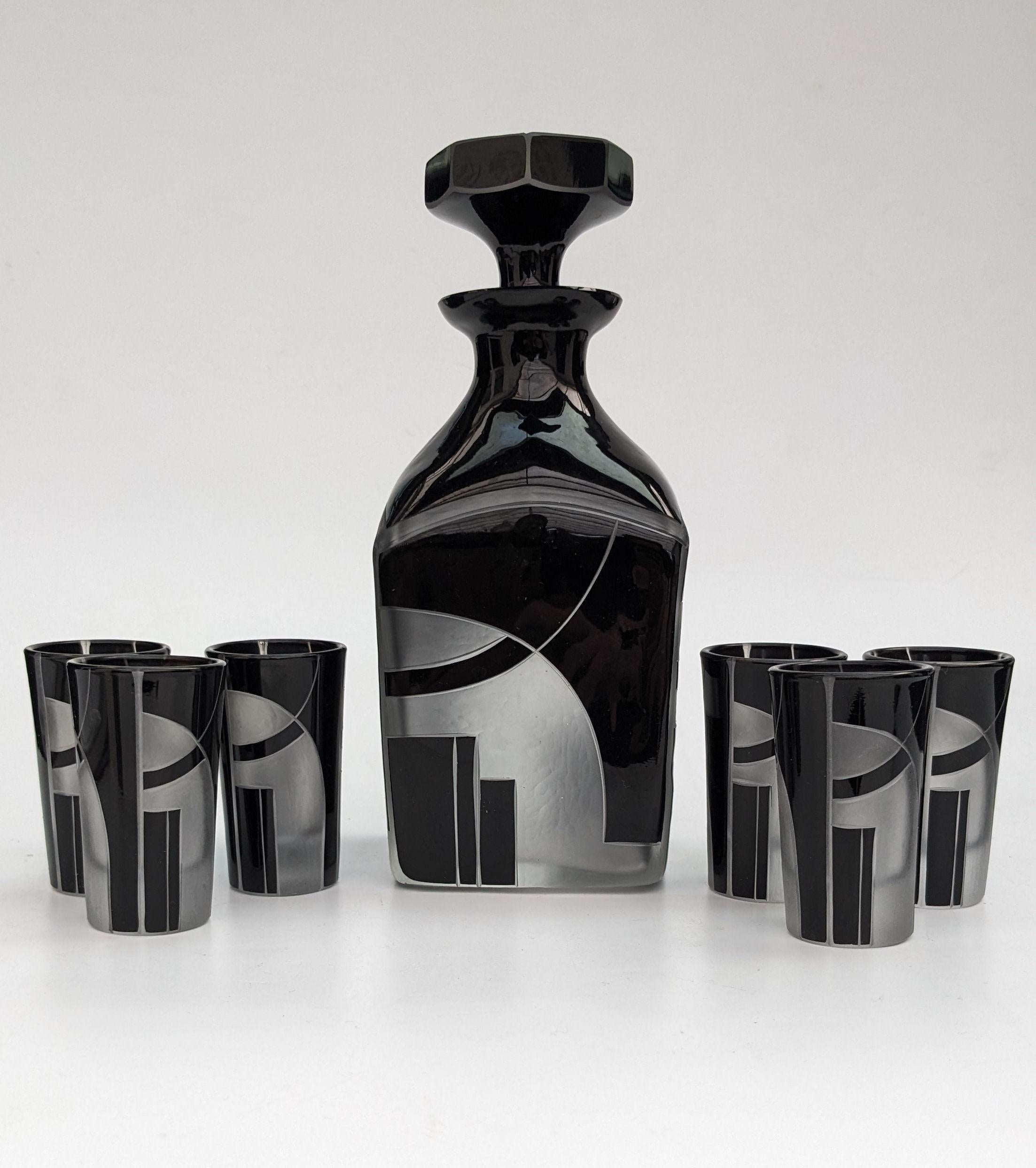 Ensemble carafe Art Déco avec 6 verres assortis, vers 1930 en vente 2