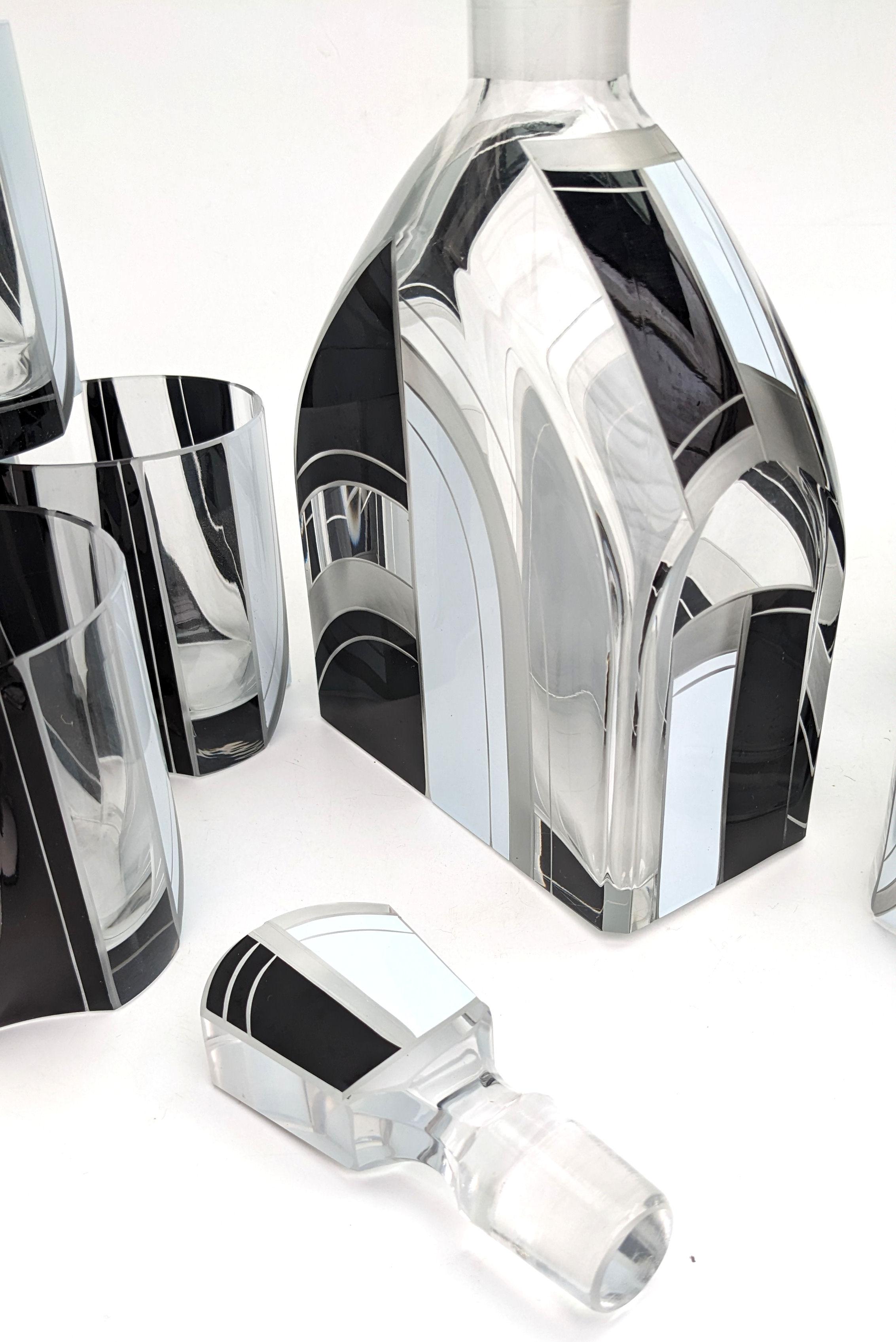 Set di decanter in vetro Art Deco con 6 bicchieri abbinati, 1930 ca. in vendita 3