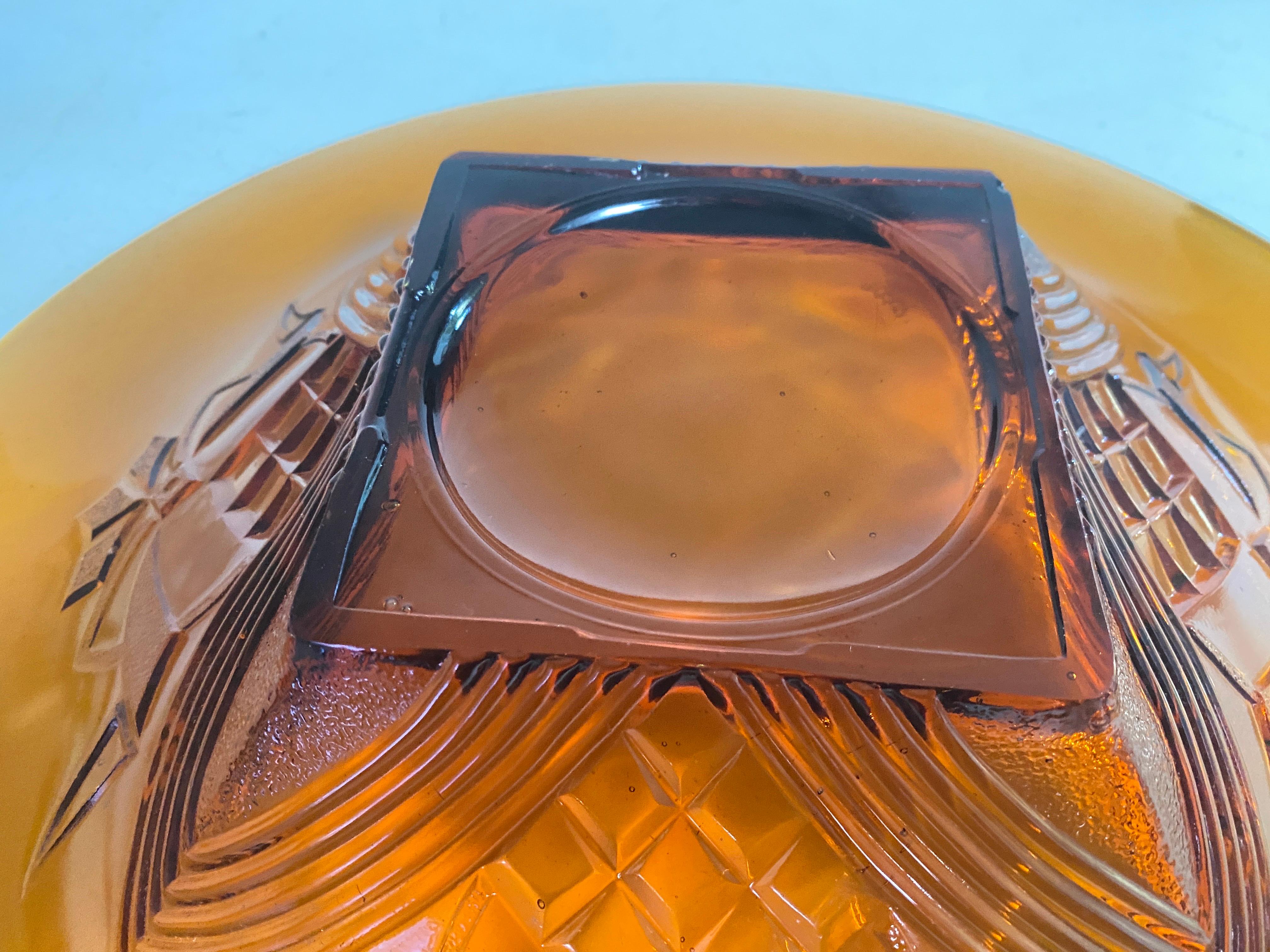 Art Deco Glass Dish / Vide-Poche with Glass Rond Pattern France, circa 1940 For Sale 4