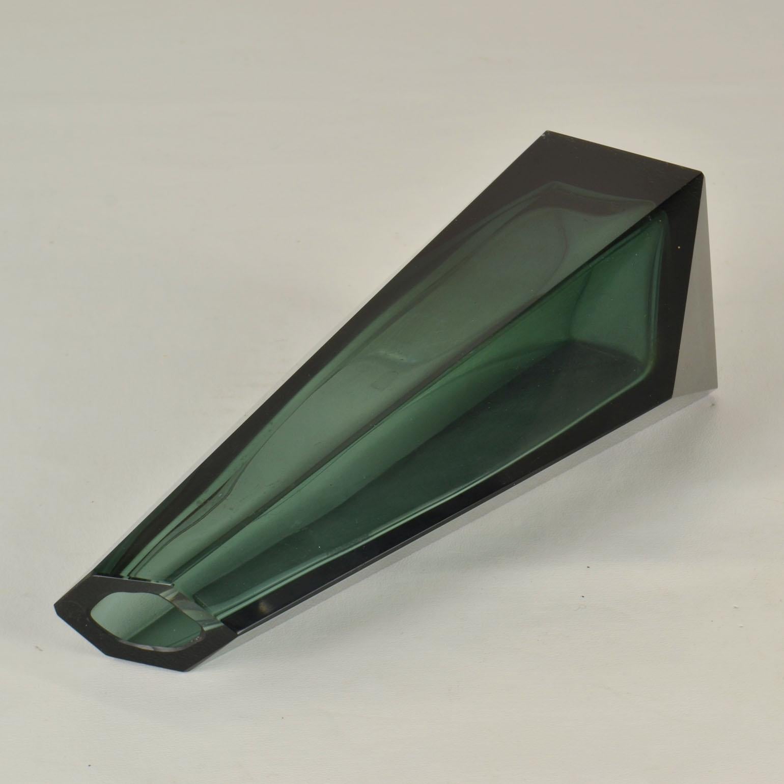 Art Deco Glass Facet Cut Emerald Green Vase  For Sale 1