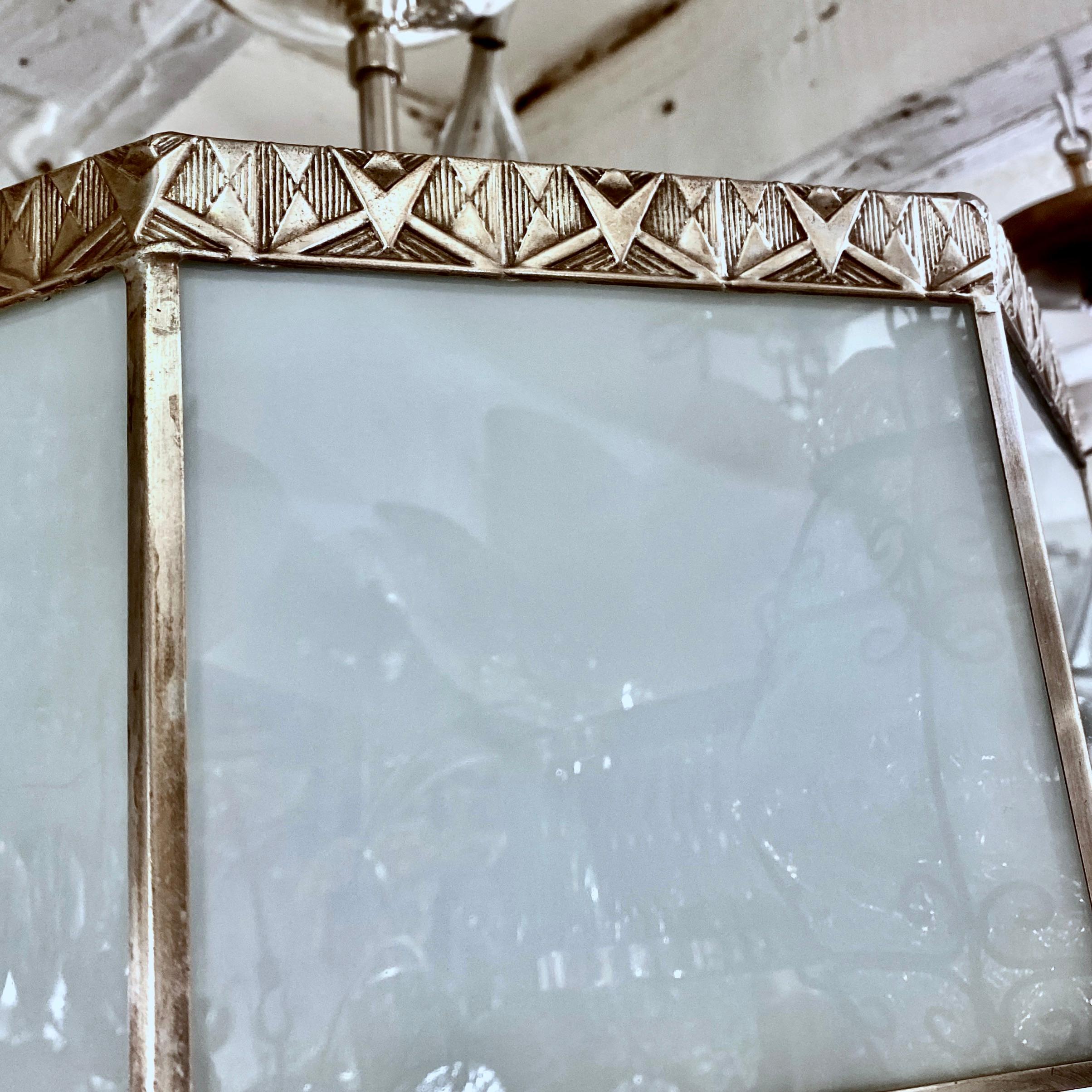 Art-Deco-Glas-Leuchte im Zustand „Gut“ im Angebot in New York, NY